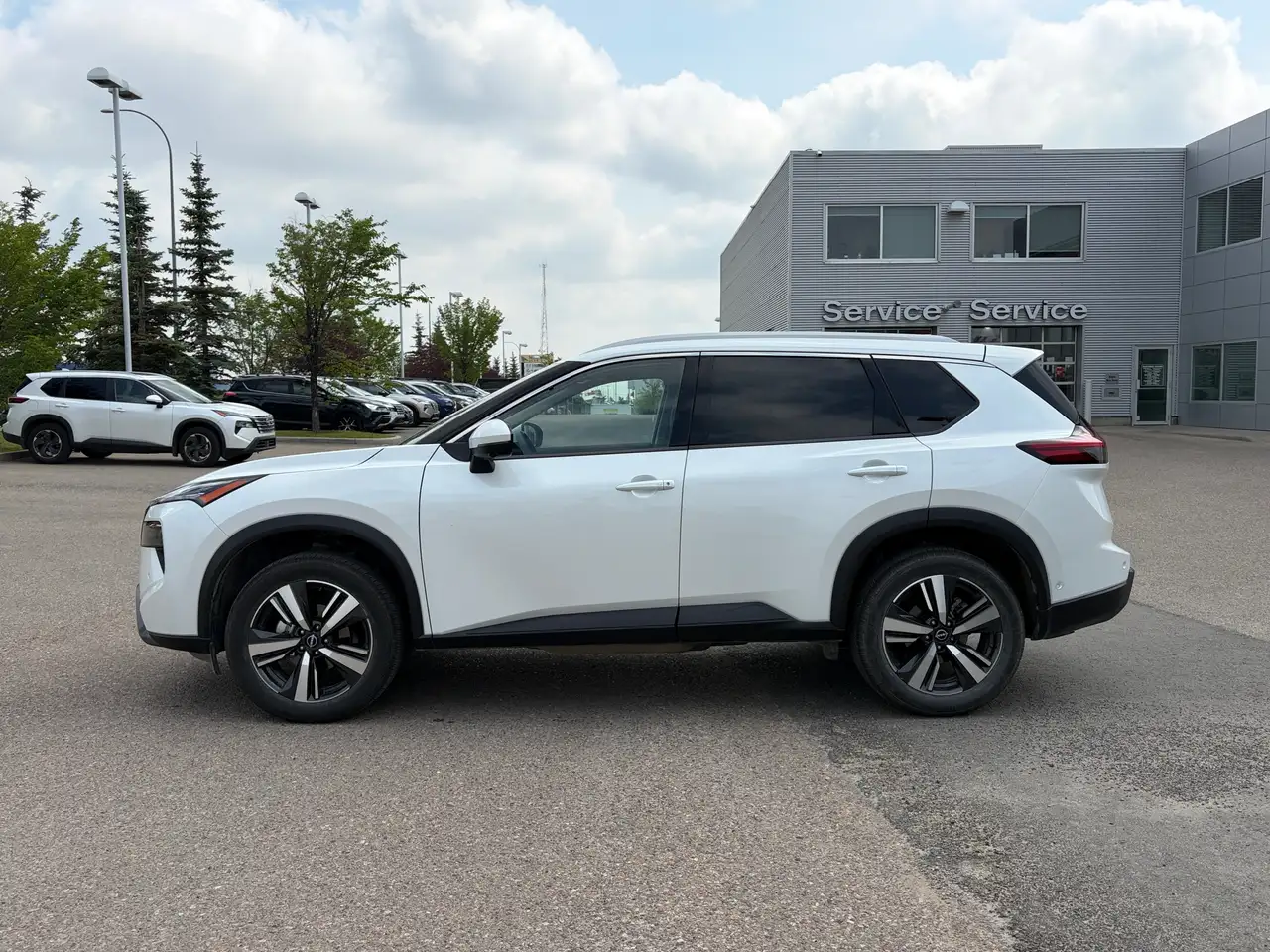 Nissan Rogue снимка Nissan Rogue
