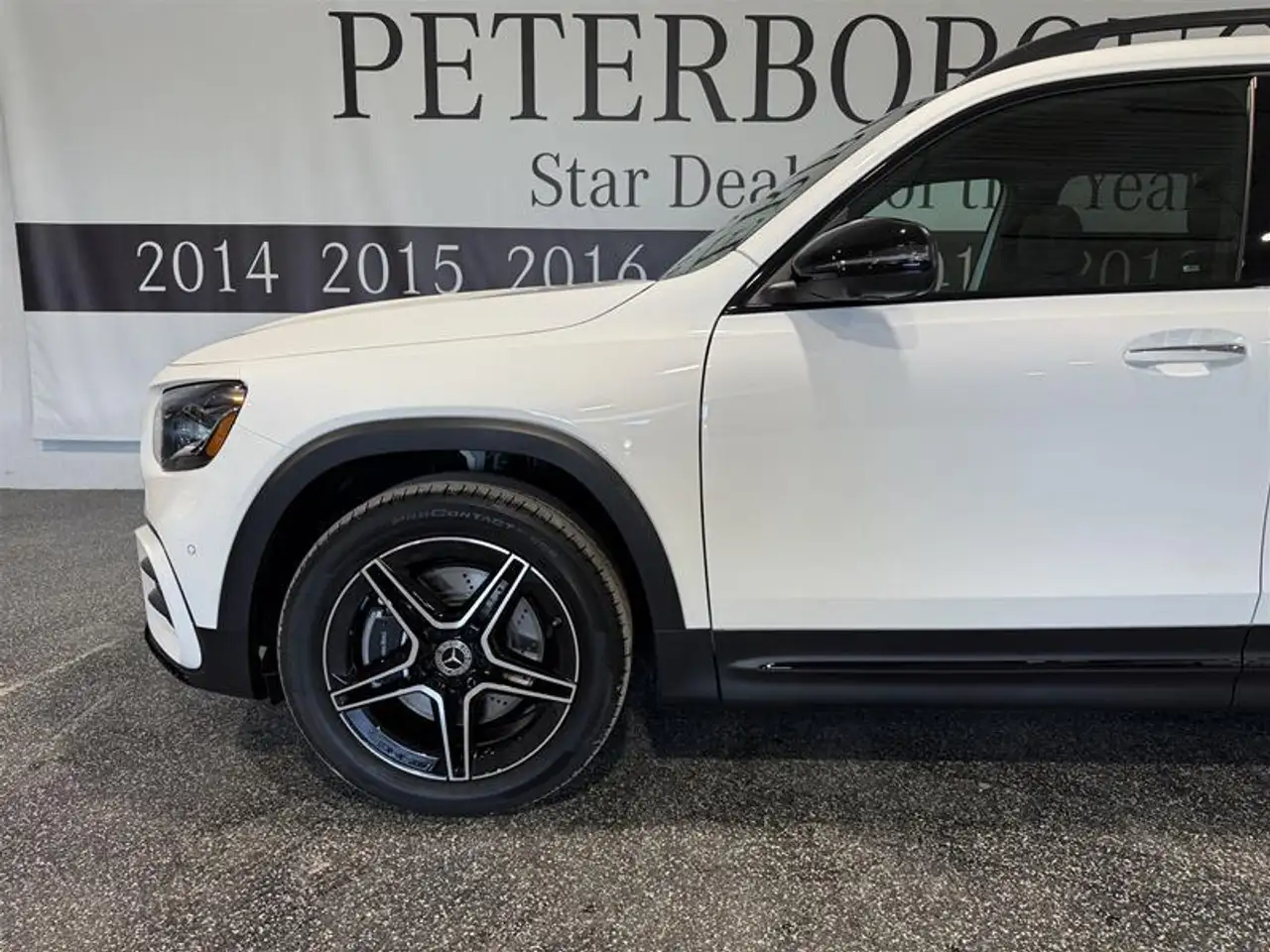 Mercedes-Benz GLB снимка Mercedes-Benz GLB