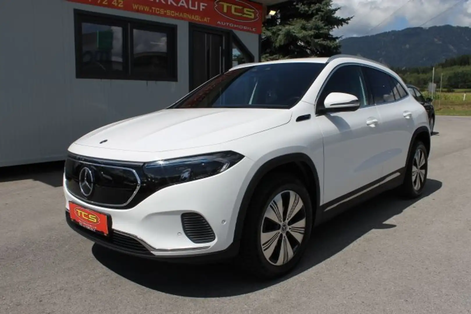 Mercedes-Benz EQA 250 66,5kWh Aut. Weiß - 1