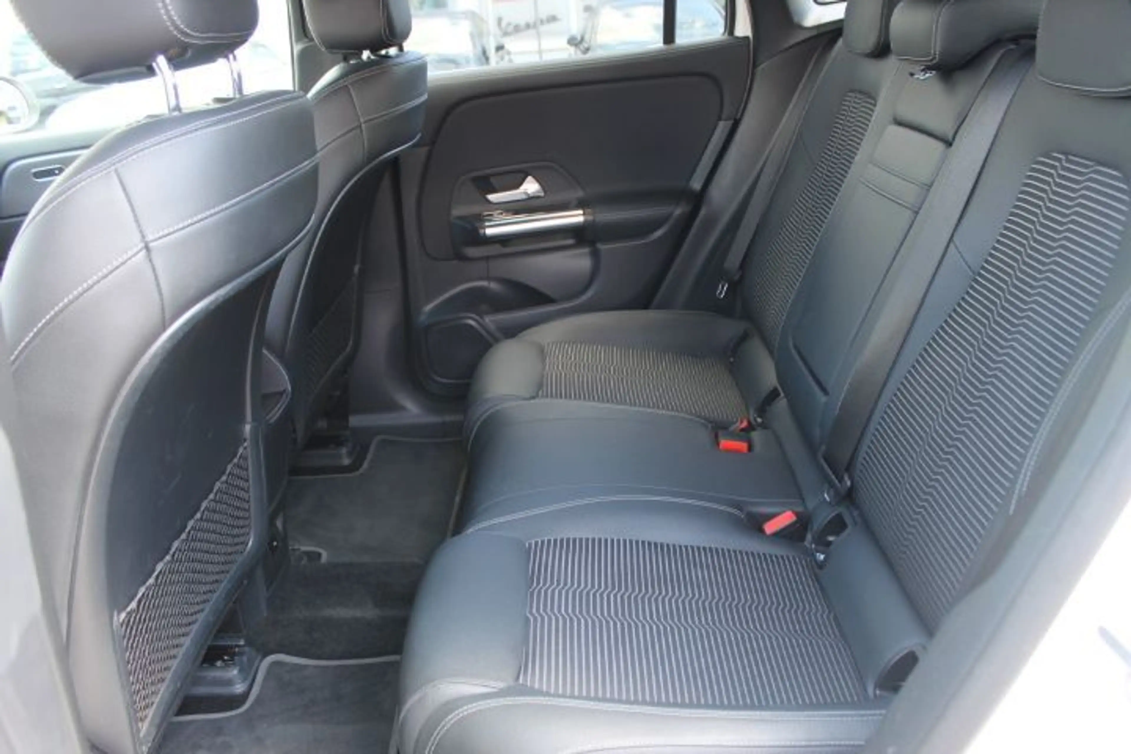Mercedes-Benz EQA 250 66,5kWh Aut. — photo 9