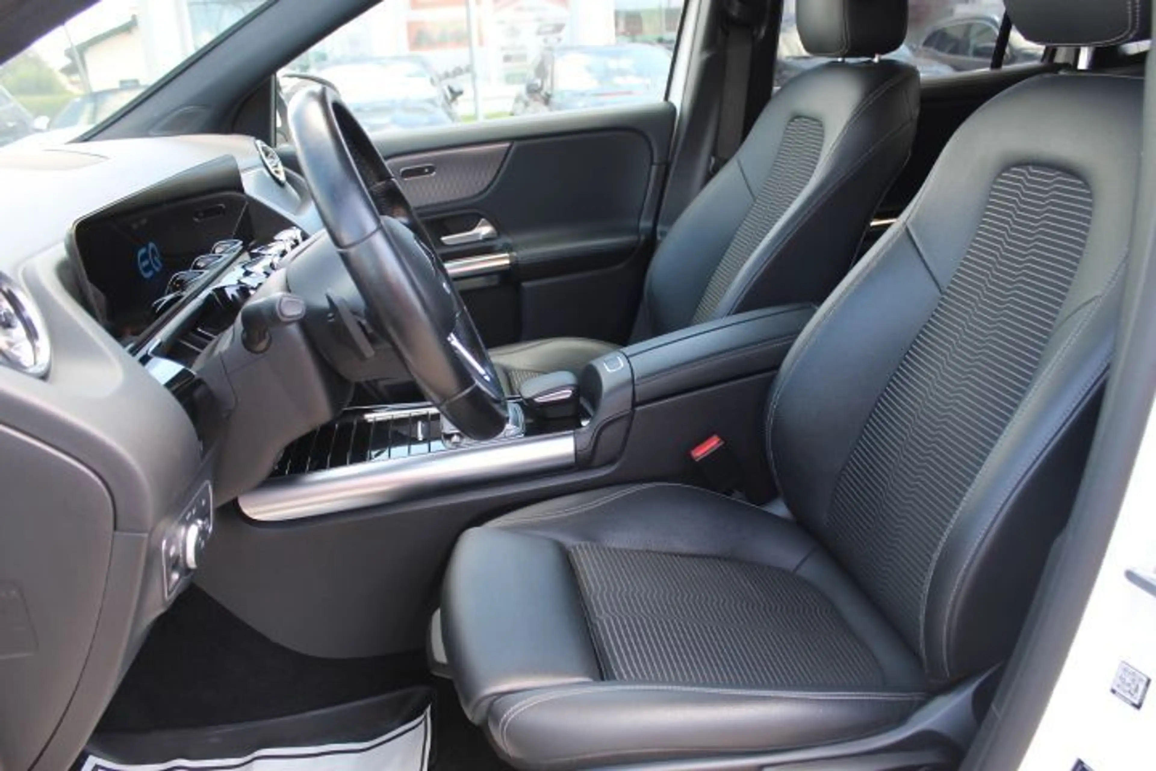 Mercedes-Benz EQA 250 66,5kWh Aut. — photo 8