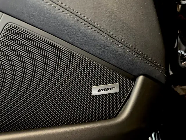 Porsche 992 911 GT3 Touring PDK,Approved,Keramikbremsen,Lift,Bose,Kamera,Neuwertig,1.Besitz Ansicht 26