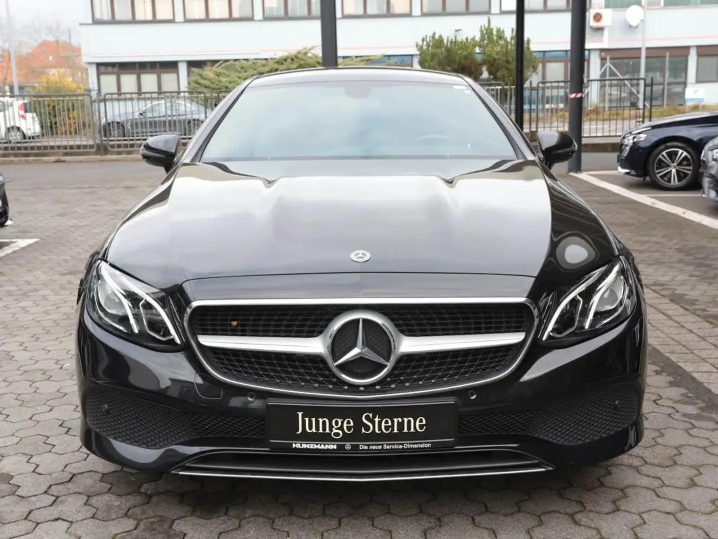 Mercedes-Benz E 200 Coupé Avantgarde Park-P Sitzheizung Kamera Schwarz - 2
