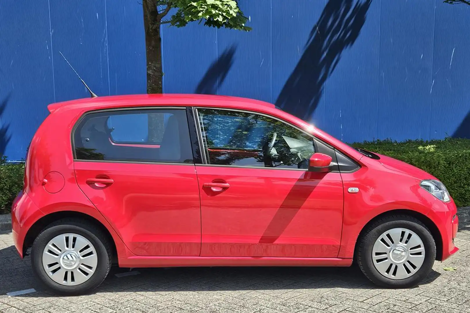 Volkswagen up! 1.0 Move up! BlueMotion Rouge - 2