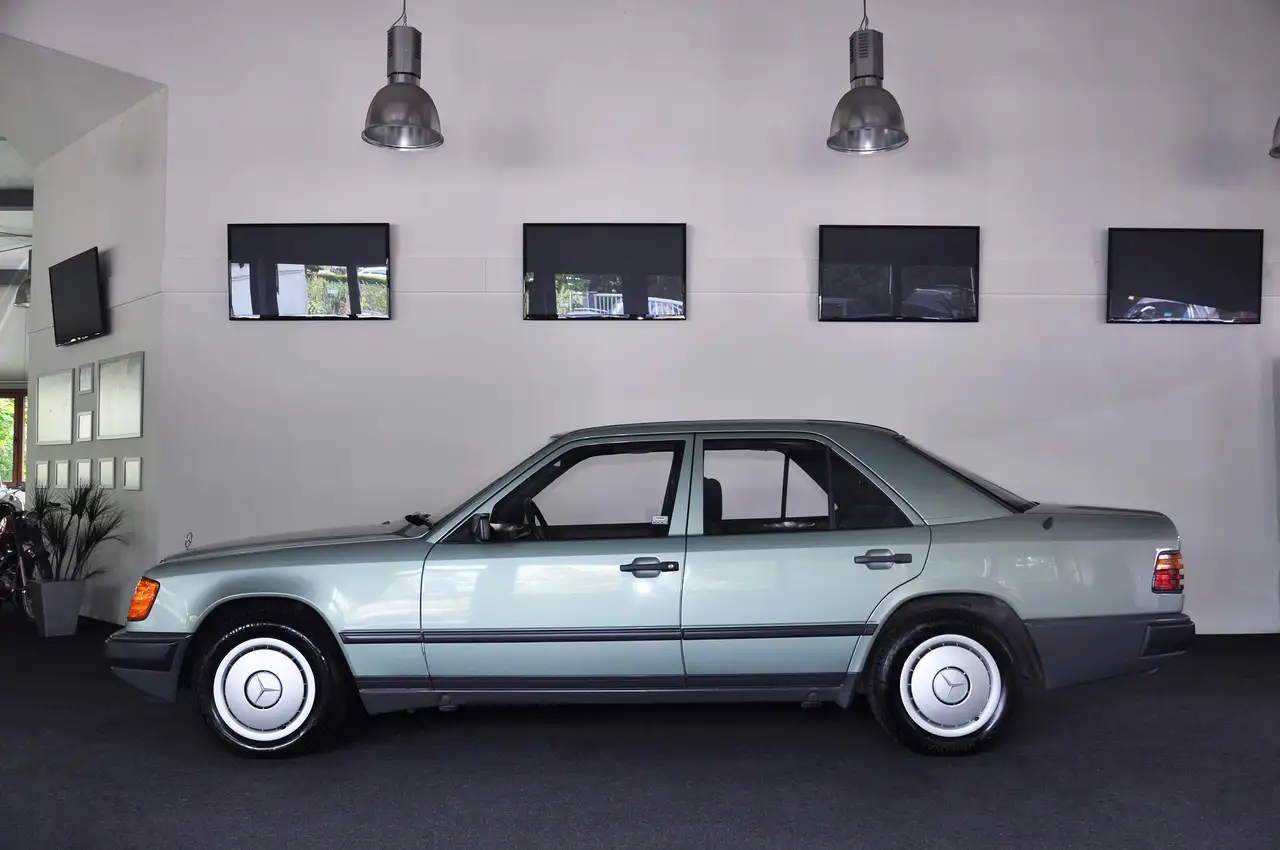 Mercedes-Benz 250 250 1989