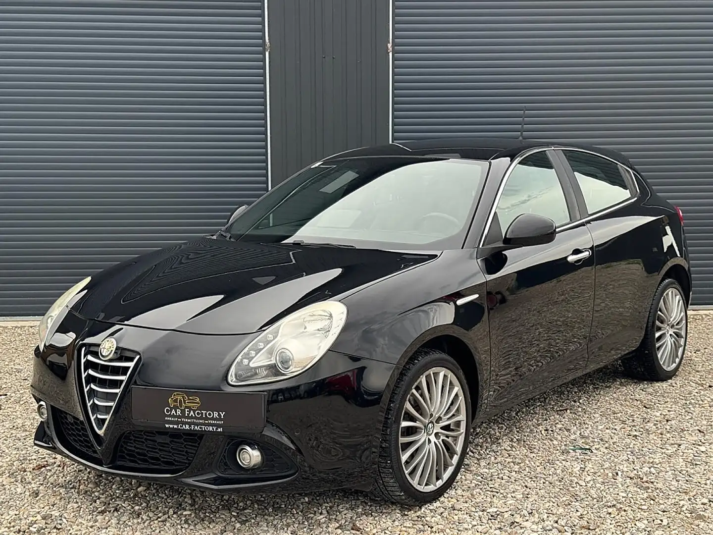 Alfa Romeo Giulietta Distinctive 1,4 TB MultiAir TCT Schwarz - 1