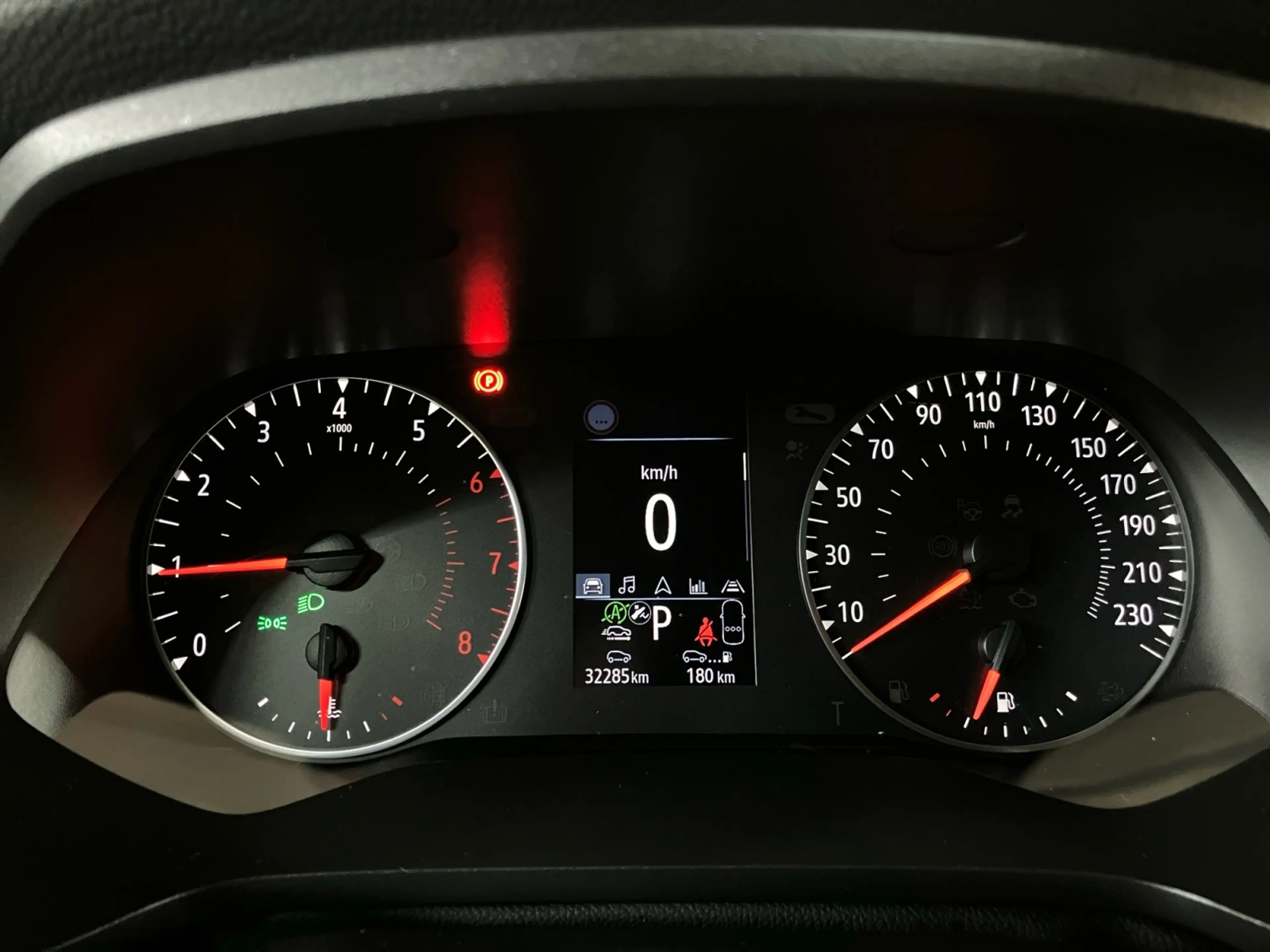 Renault Captur Evolution TCE 140 Automatik LED Navi SHZ — photo 12