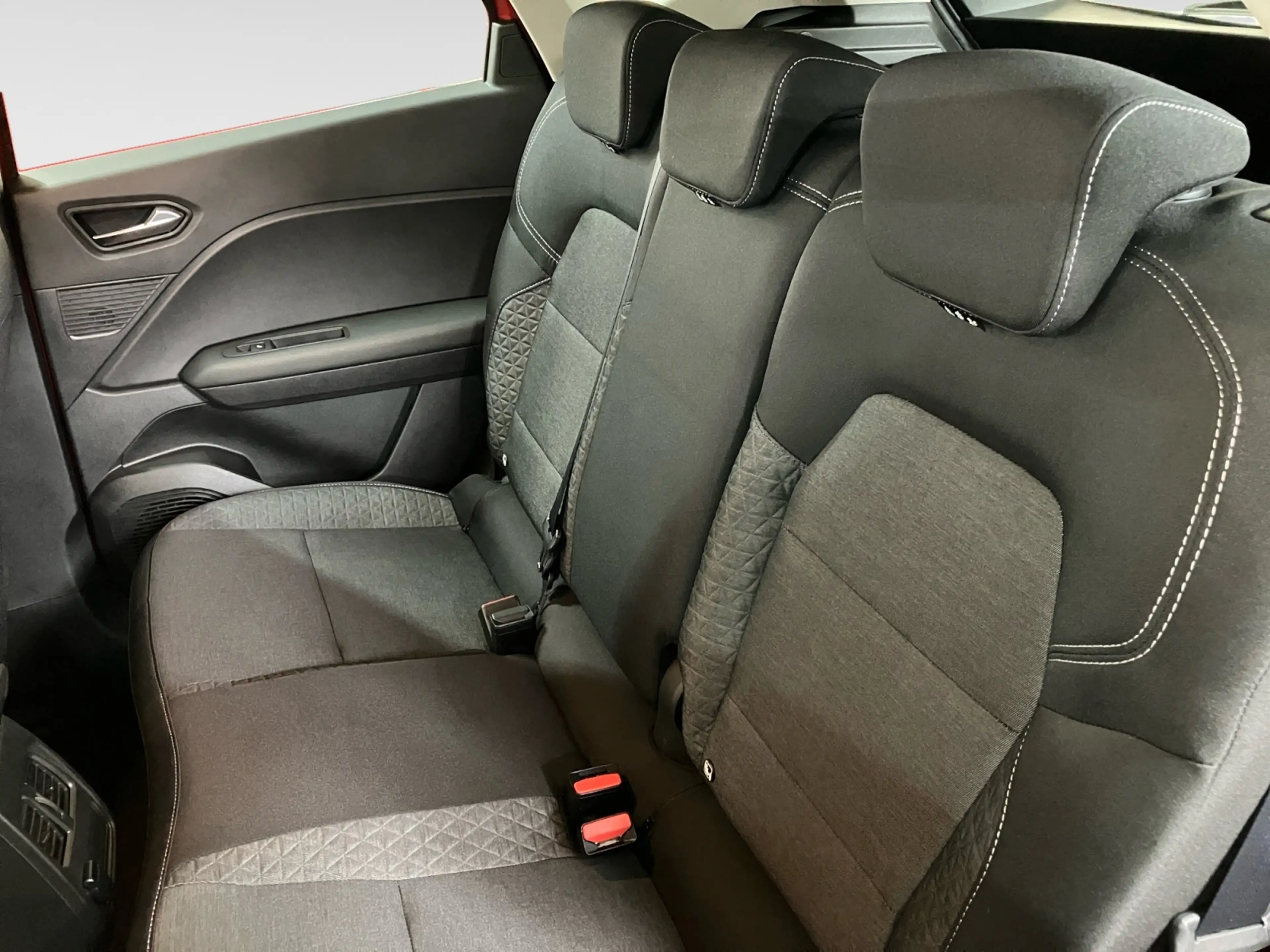 Renault Captur Evolution TCE 140 Automatik LED Navi SHZ — photo 8