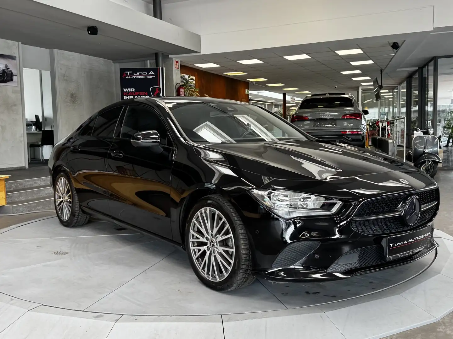 Mercedes-Benz CLA 200 d Limousine Aut. *Navi*Sitzheizung*18Zoll* Schwarz - 2