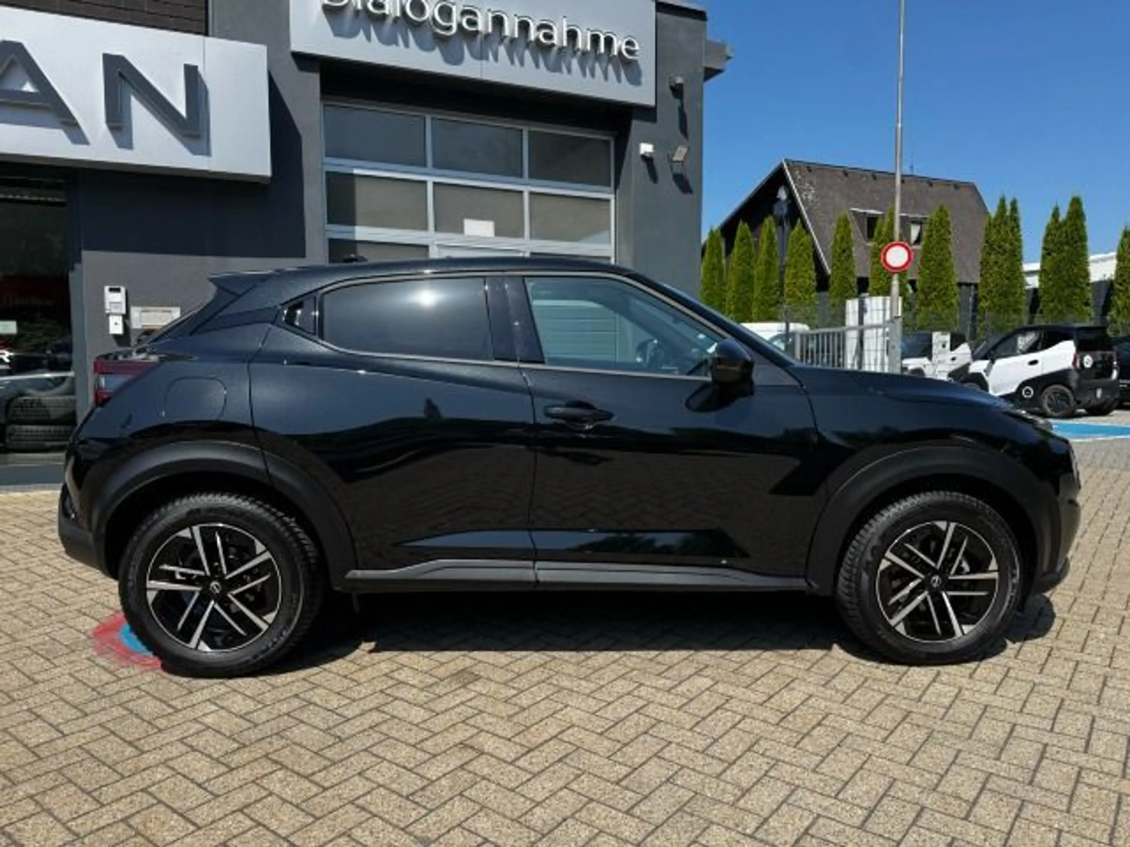 Nissan Juke 1.0DIG-T DCT N-Connecta Navi RVM Winter BFS — photo 11