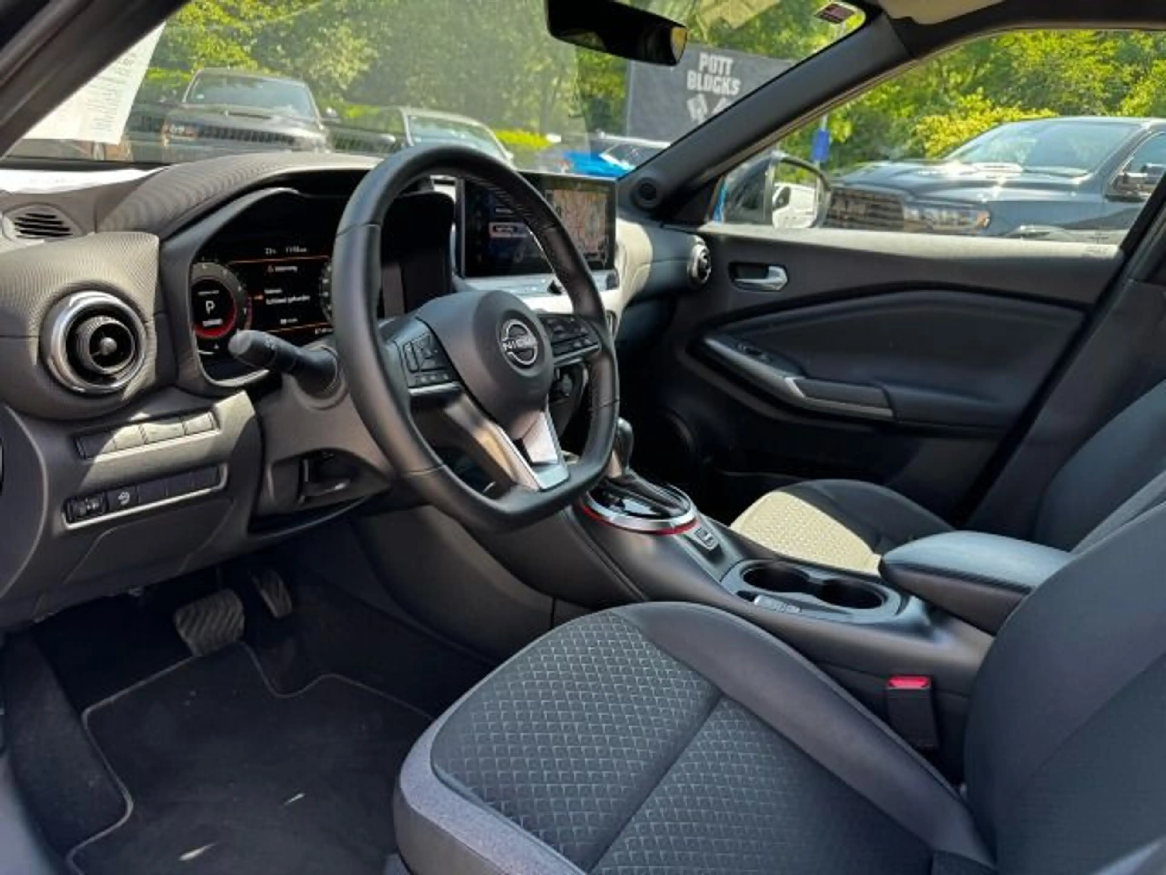 Nissan Juke 1.0DIG-T DCT N-Connecta Navi RVM Winter BFS — photo 14