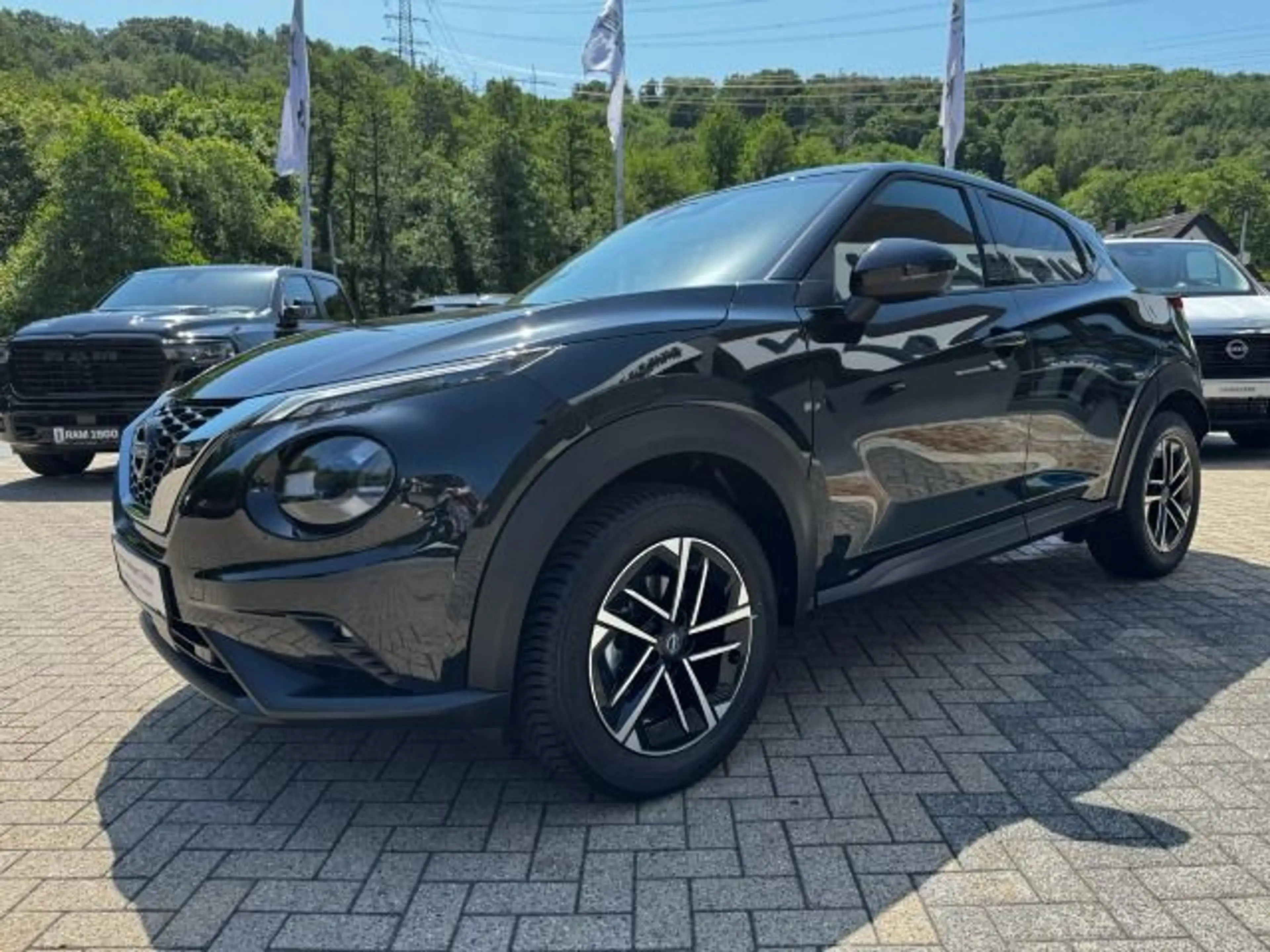 Nissan Juke 1.0DIG-T DCT N-Connecta Navi RVM Winter BFS — photo 5