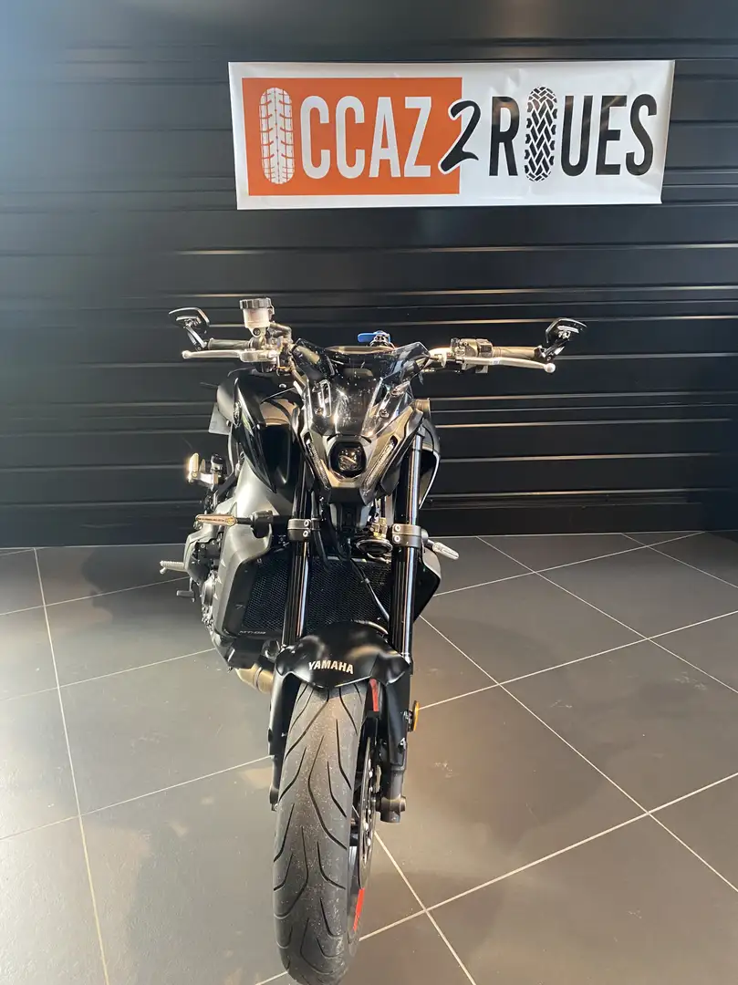 Yamaha MT-09 Schwarz - 2