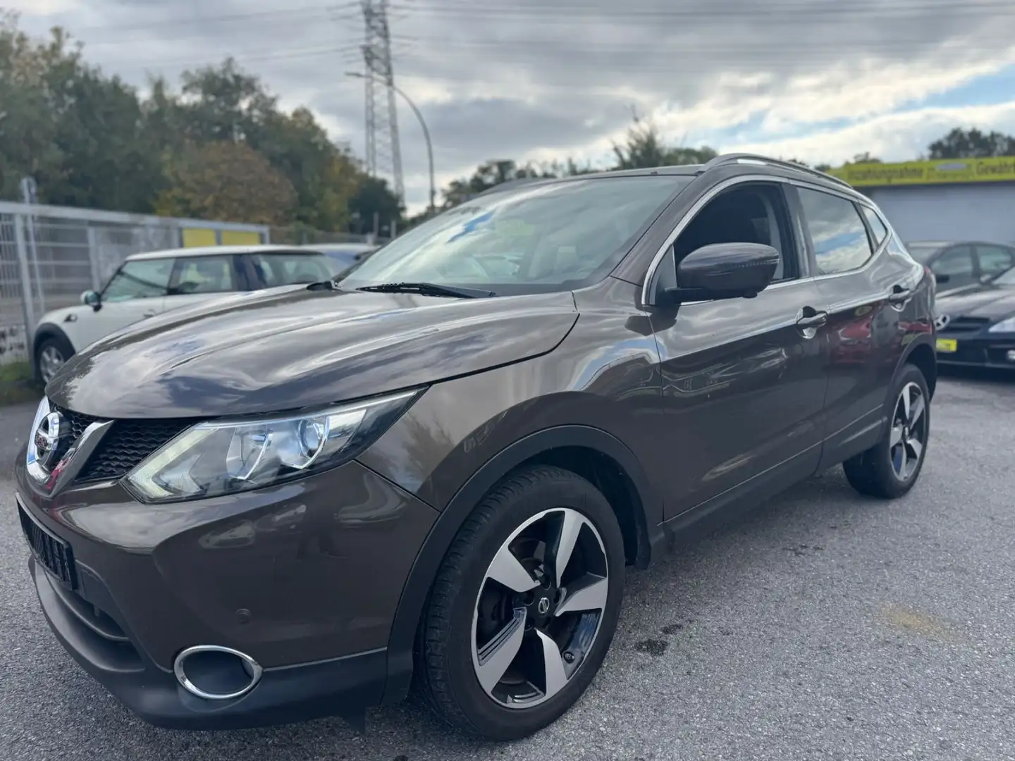 Nissan Qashqai Visia*AUTOMATIK*EURO 6*KAMERA* Braun - 2
