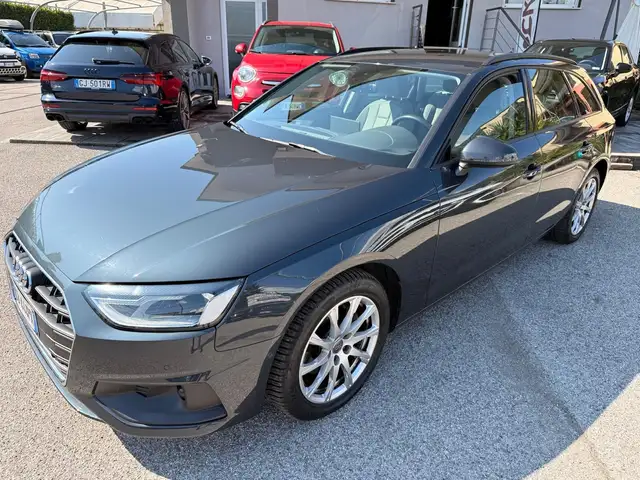Audi A4 A4 Avant 40 TFSI S tronic Business Advanced
