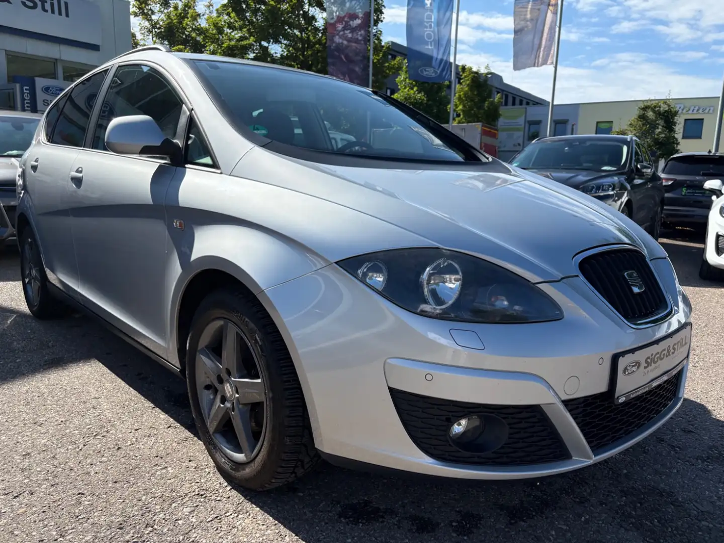 SEAT Altea 1.6 TDI XL DSG 4You *KLIMAAUT*TEMP*SHZ*ALU* Срібний - 2