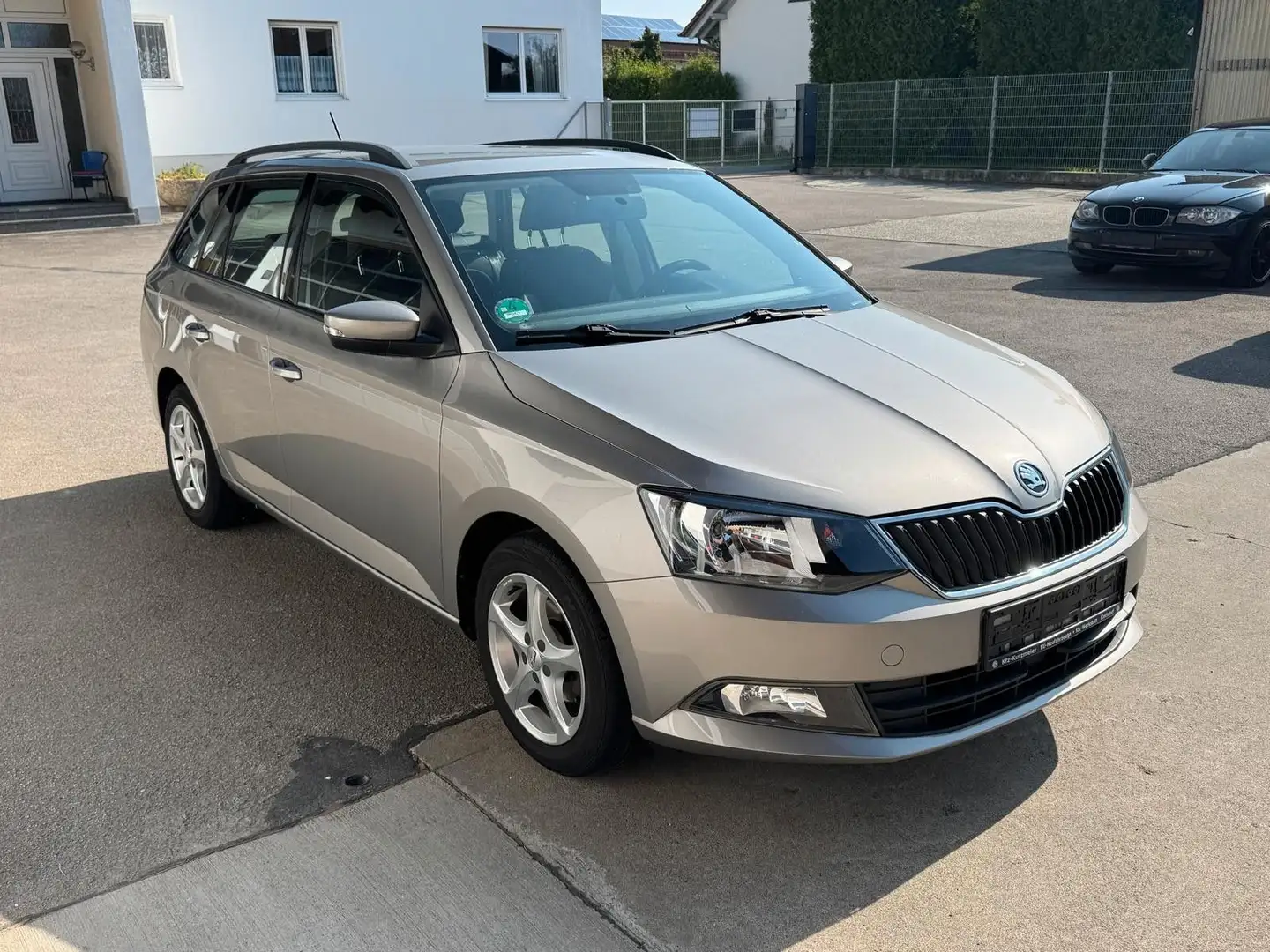 Skoda Fabia 1.2l TSI Klima, Sitzheizung Facelift Mode Braun - 1