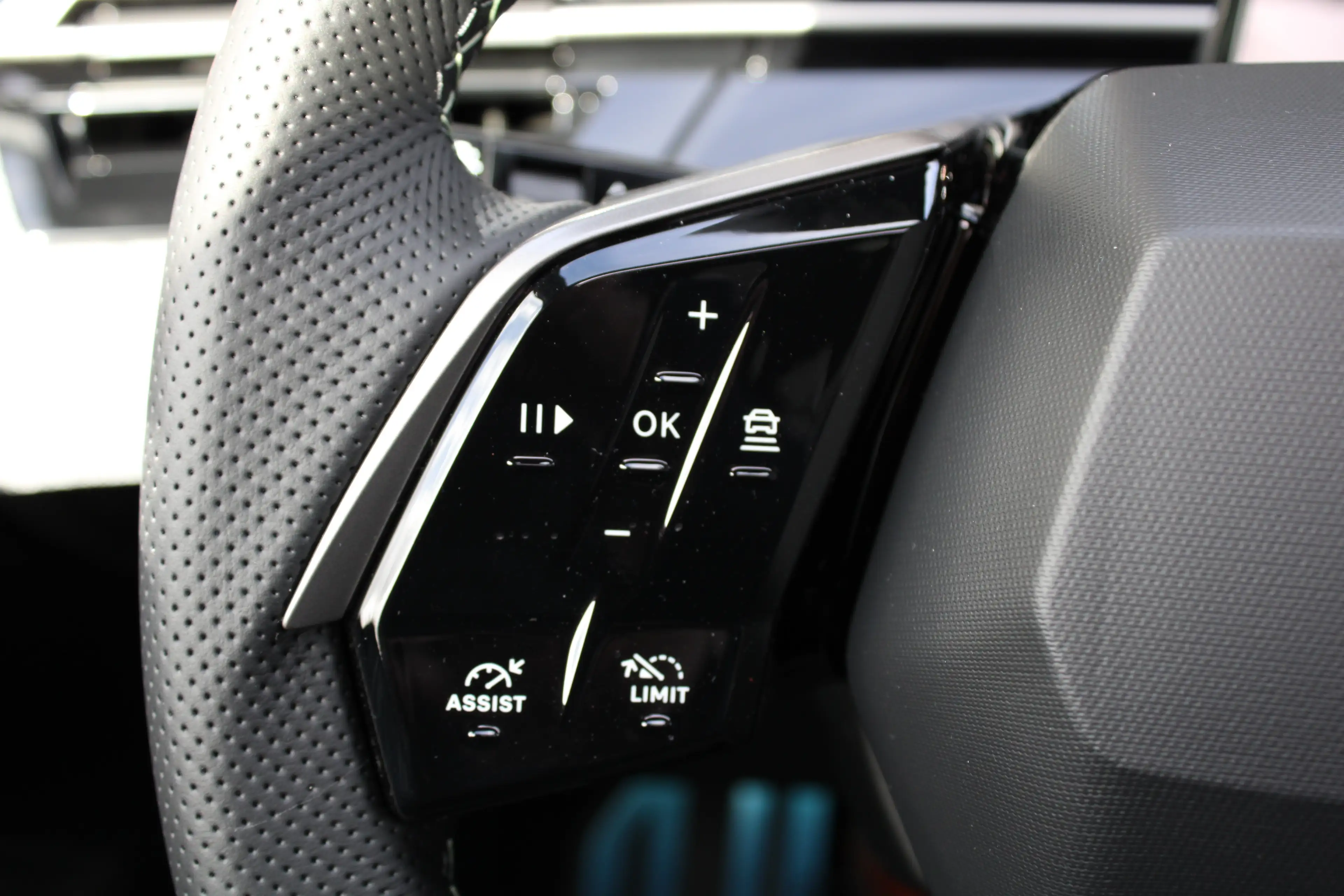 Peugeot 5008 1.6 Plug-in Hybrid 195 GT Exclusive | Panorama/sch — photo 34