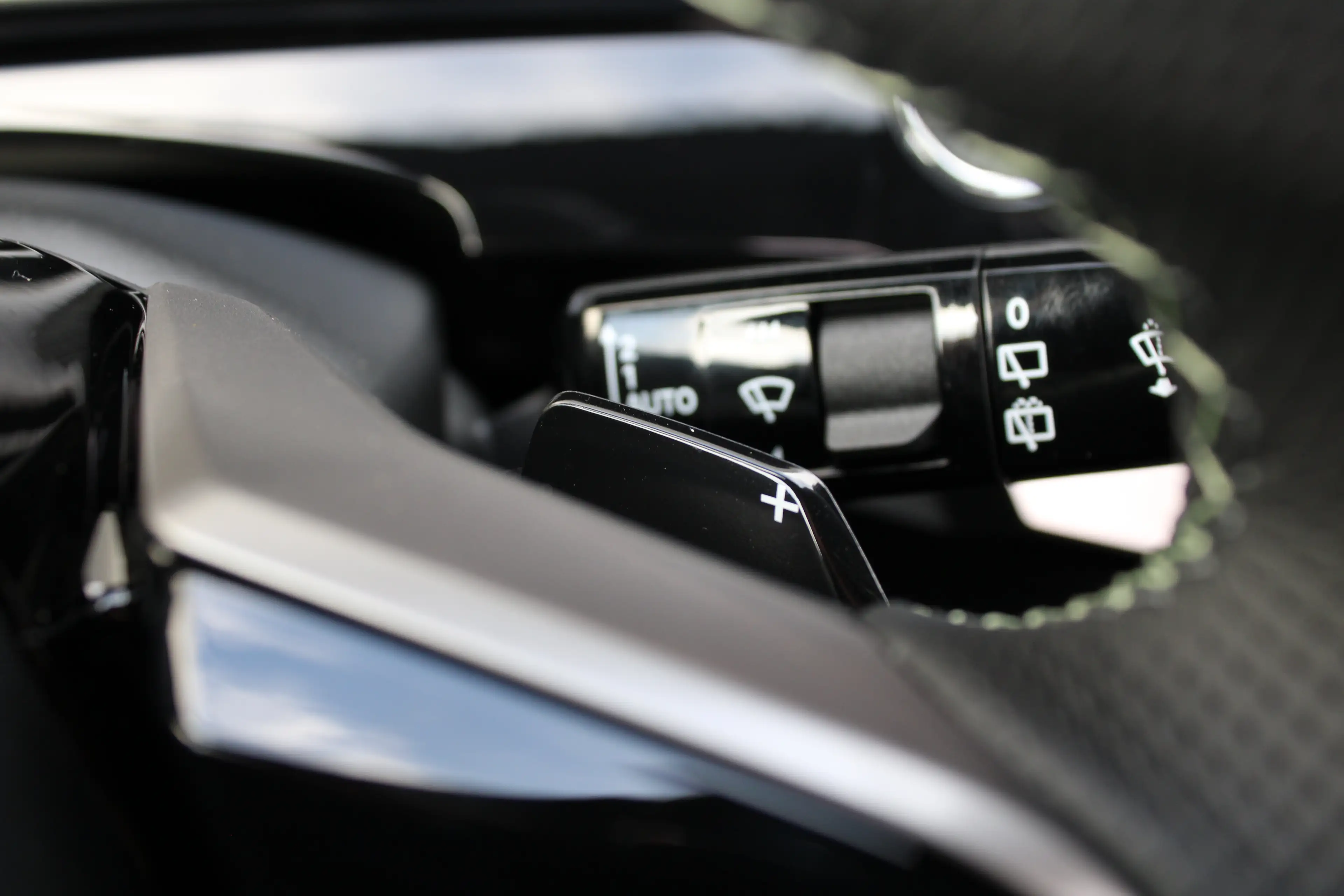 Peugeot 5008 1.6 Plug-in Hybrid 195 GT Exclusive | Panorama/sch — photo 32