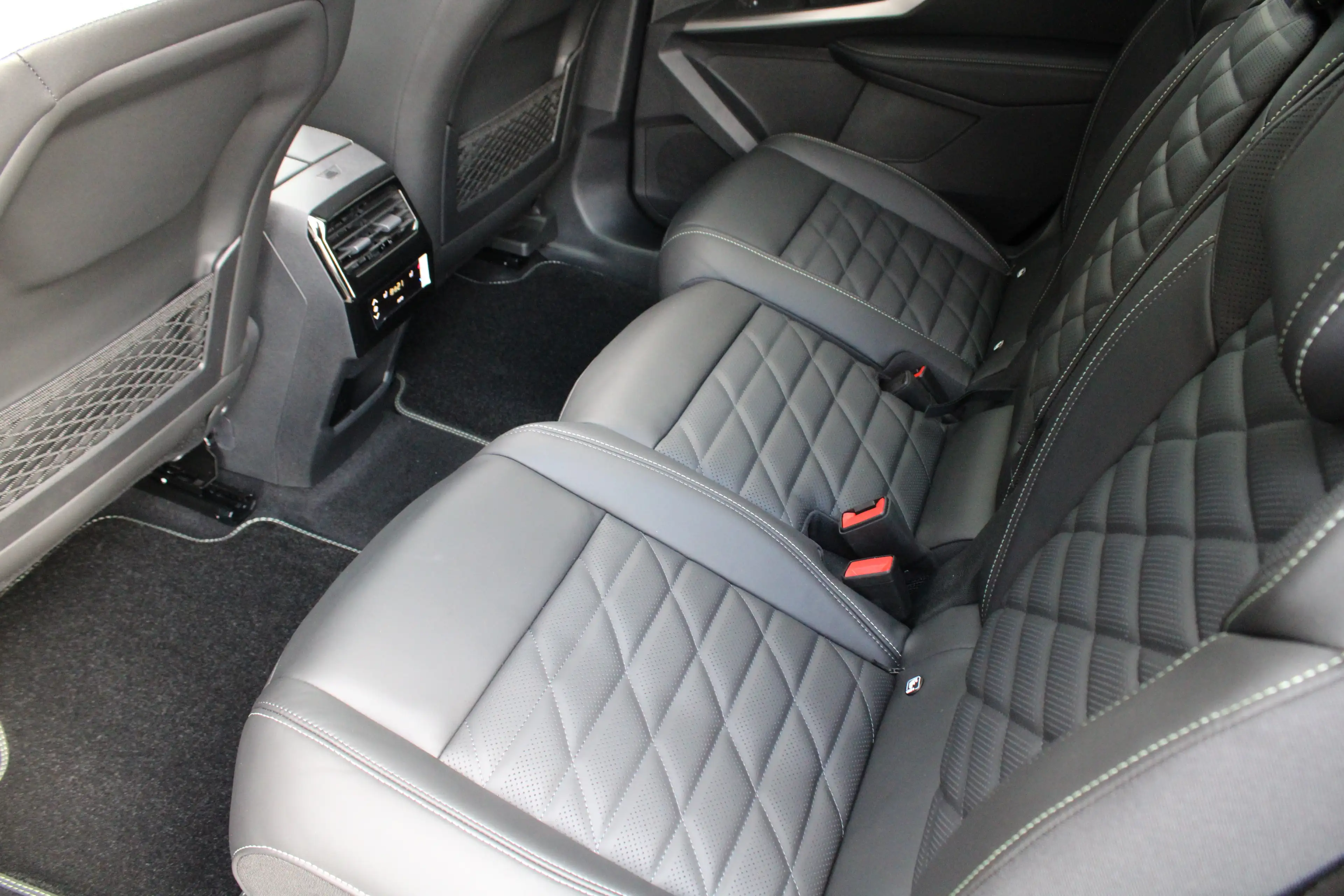Peugeot 5008 1.6 Plug-in Hybrid 195 GT Exclusive | Panorama/sch — photo 17