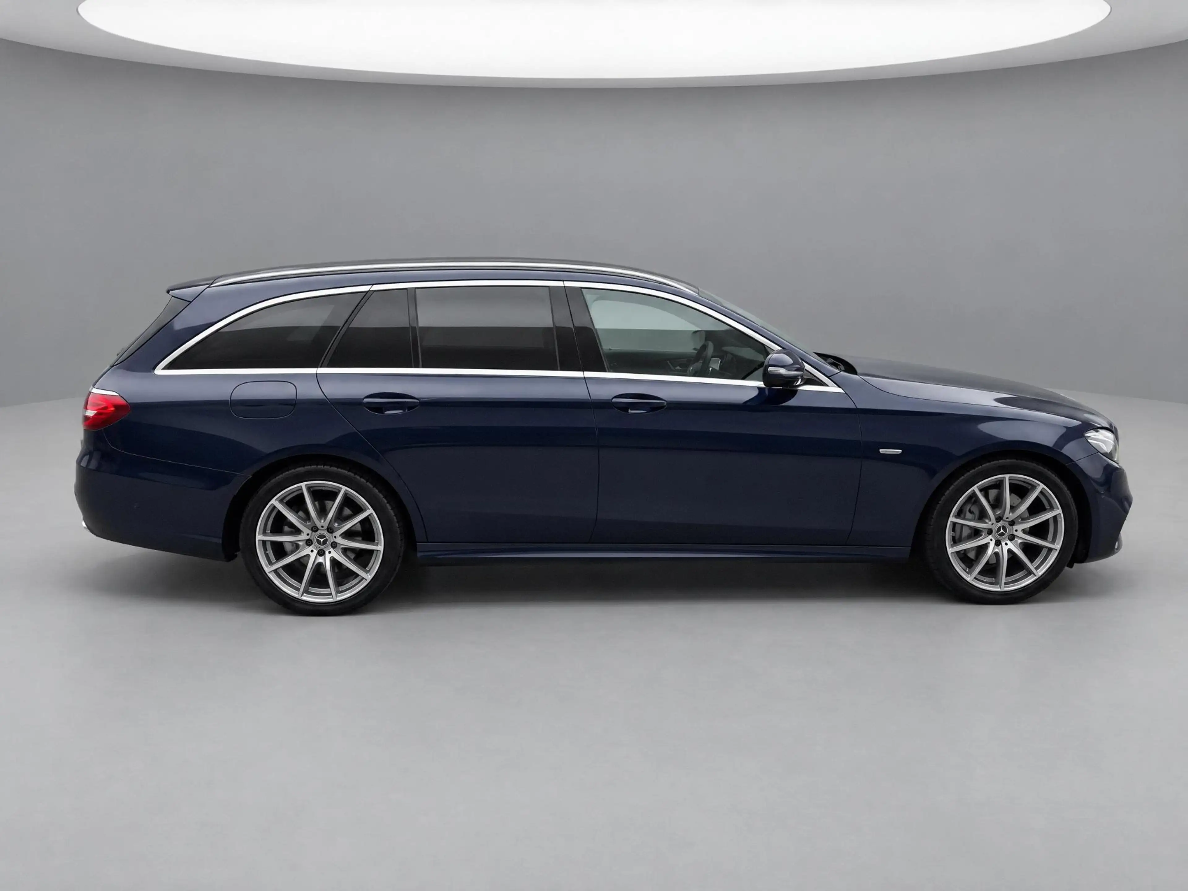 Mercedes-Benz E 200 Estate Business Solution Sport — photo 4