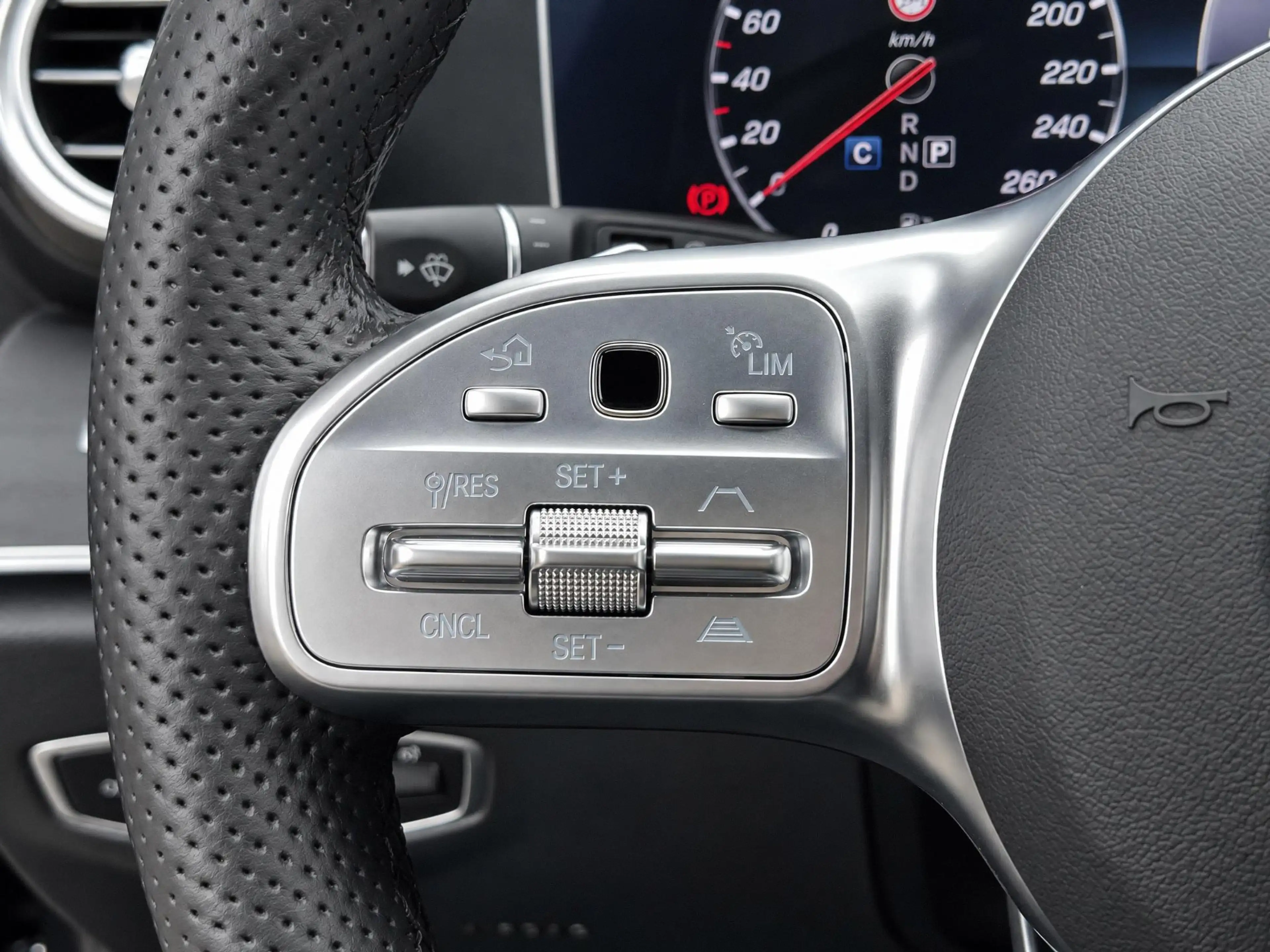Mercedes-Benz E 200 Estate Business Solution Sport — photo 11