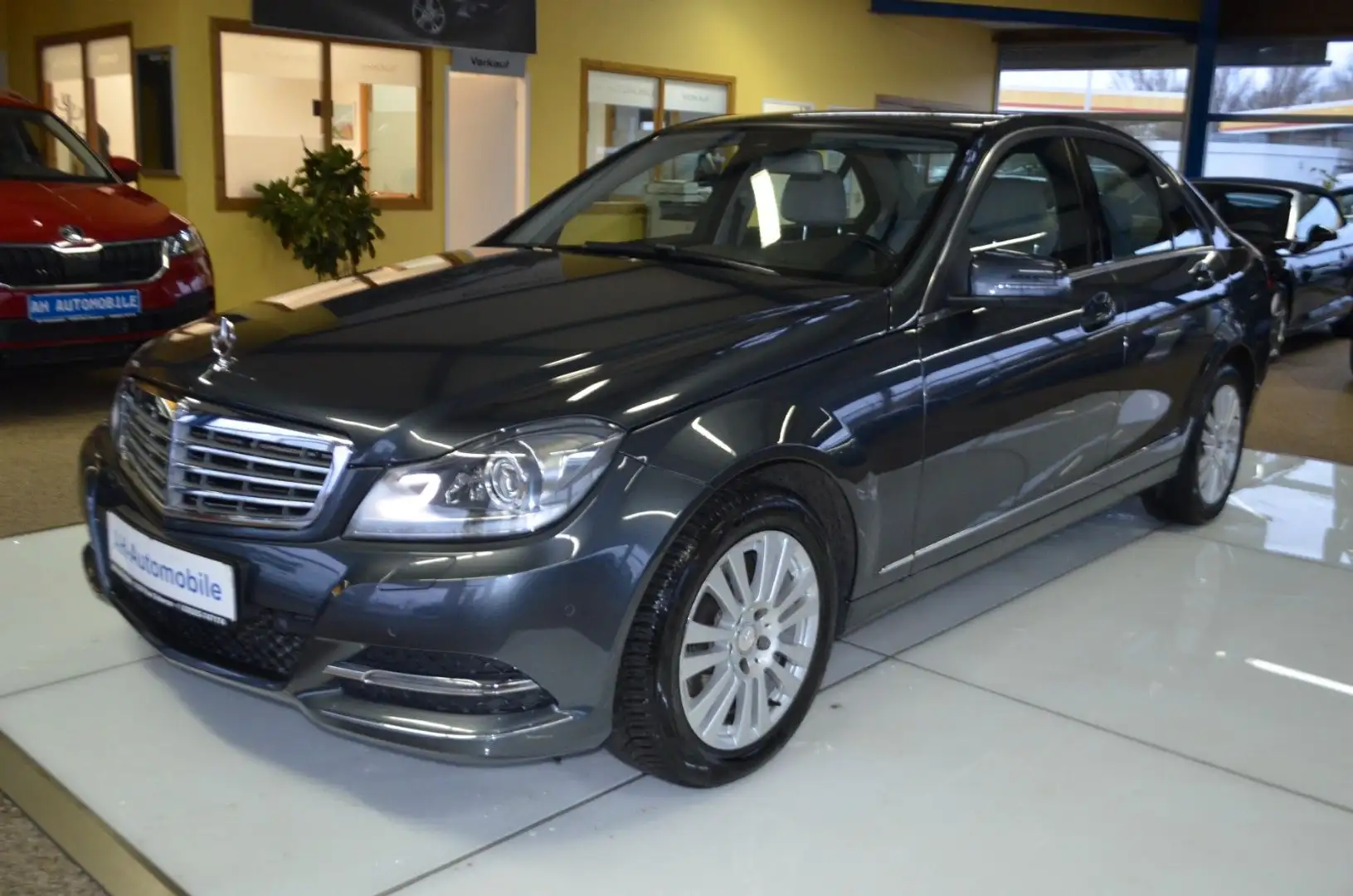 Mercedes-Benz C 250 CGI BlueEfficiency Lim. AUTOMATIK / XENON Gris - 1