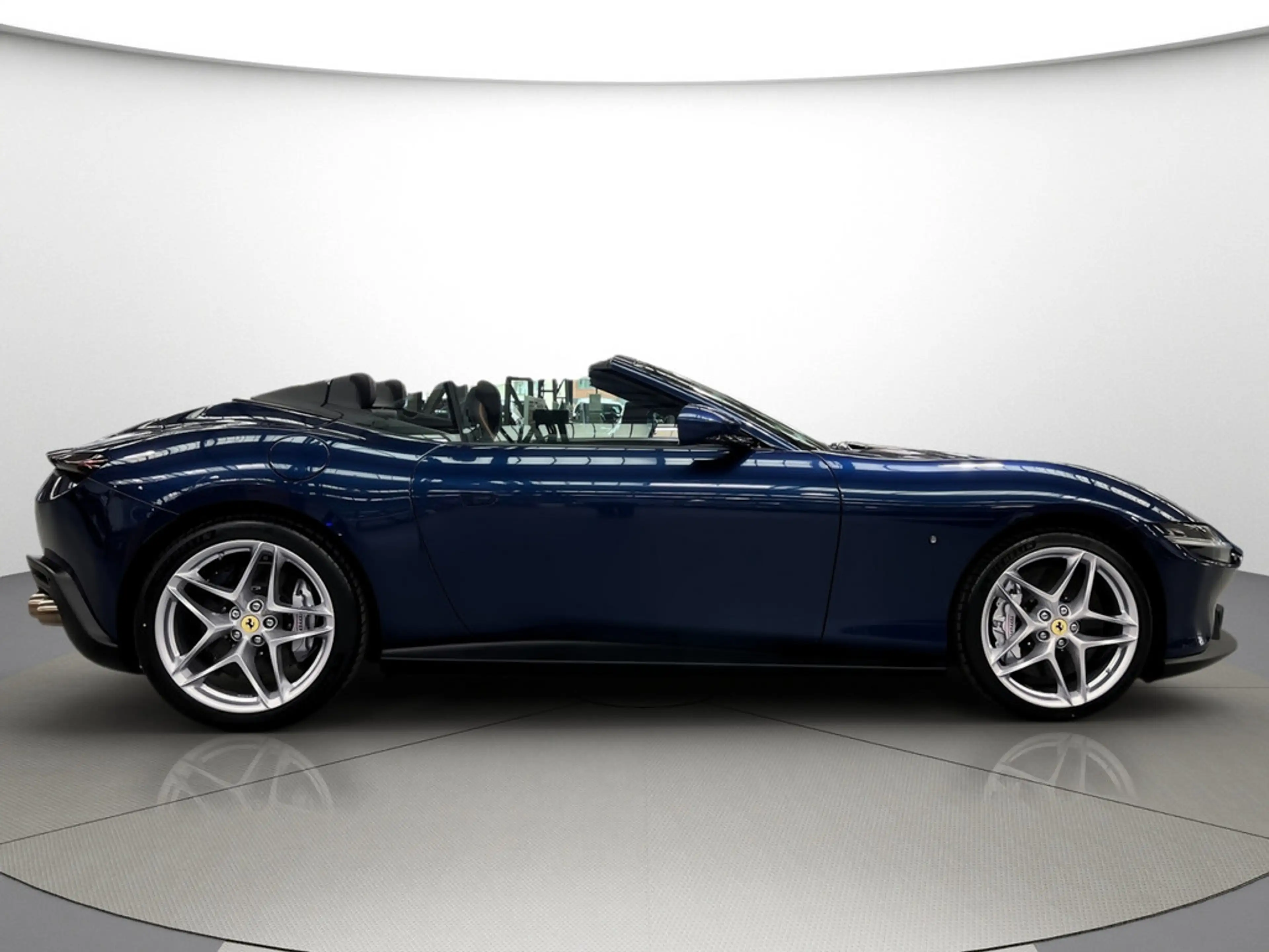 Ferrari Roma Spider — photo 5