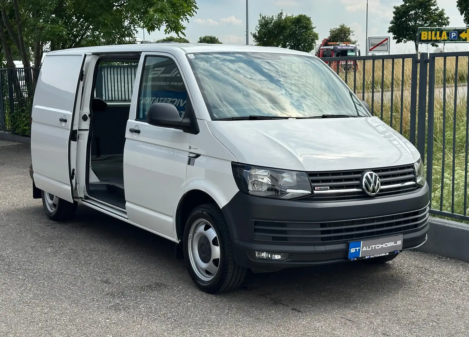 Volkswagen T6 Transporter lang 4Motion // 1.BESITZ // NETTO: 22.492,-- Weiß - 1