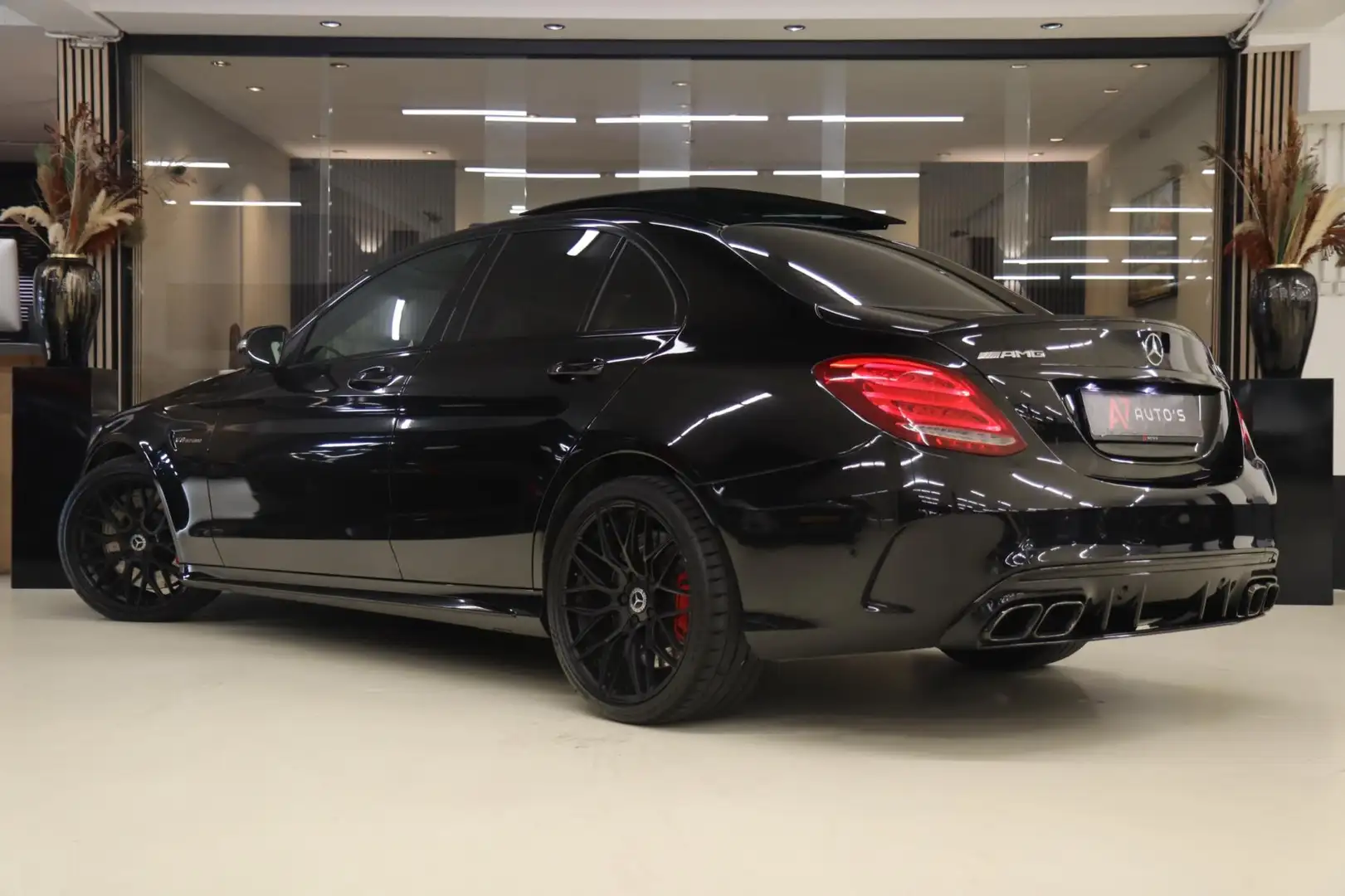 Mercedes-Benz C 63 AMG S PANO/360CAMERA/MEMORYSTOELEN/BOMVOL Zwart - 2