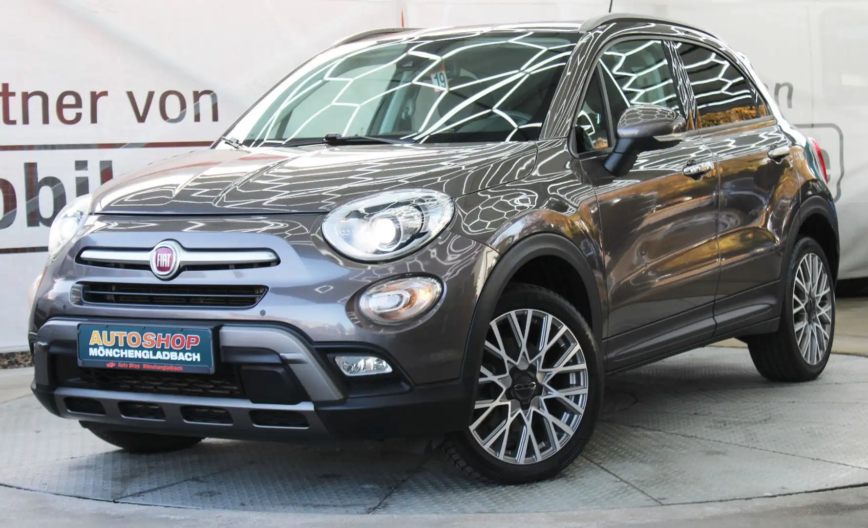 Fiat 500X Cross Plus *Automatik*Navi*Kamera*Allrad* Braun - 1