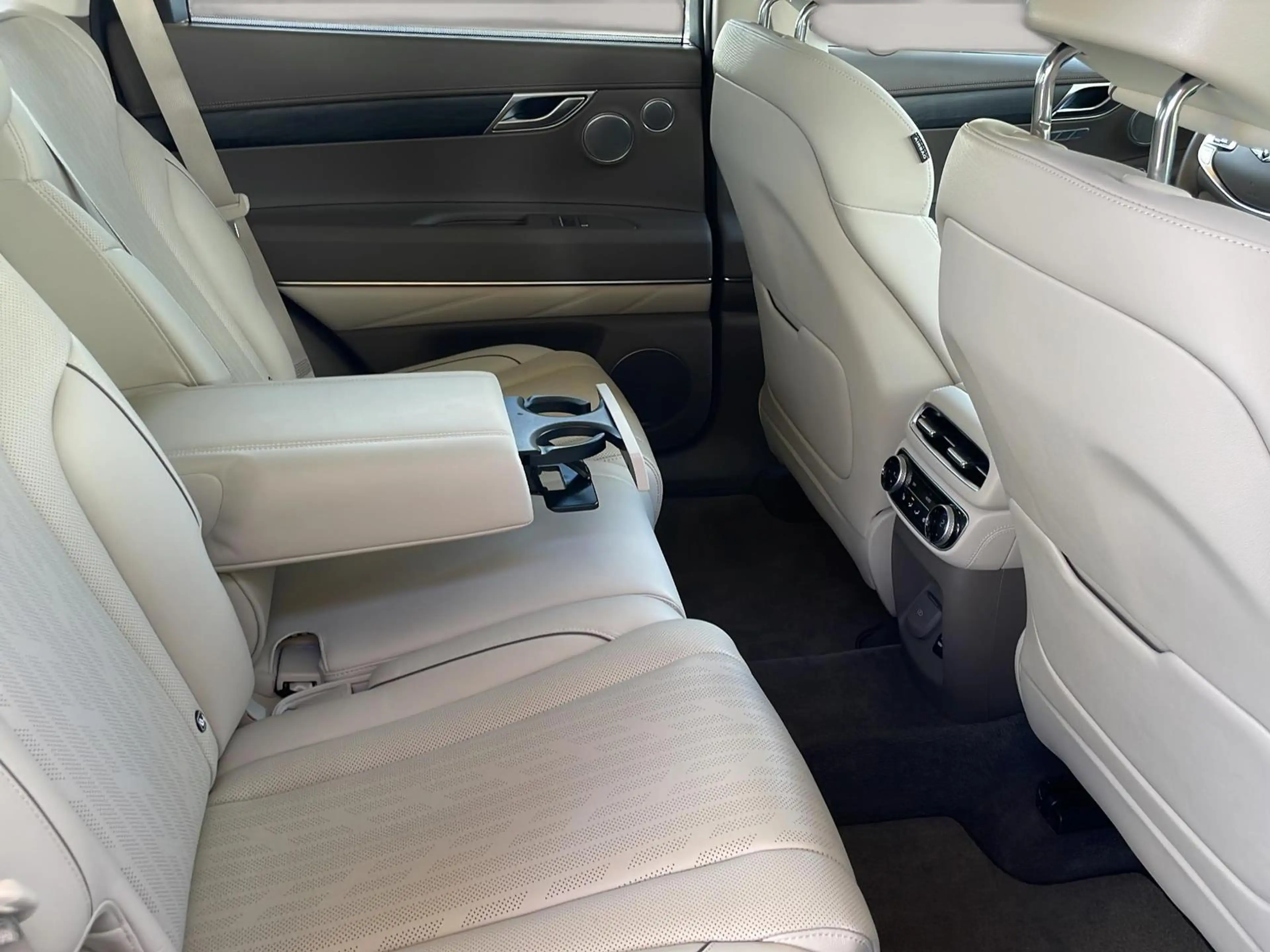 Genesis GV80 3.0D AWD Luxury 7Sitz*Technik*Pano*Komfort — photo 10