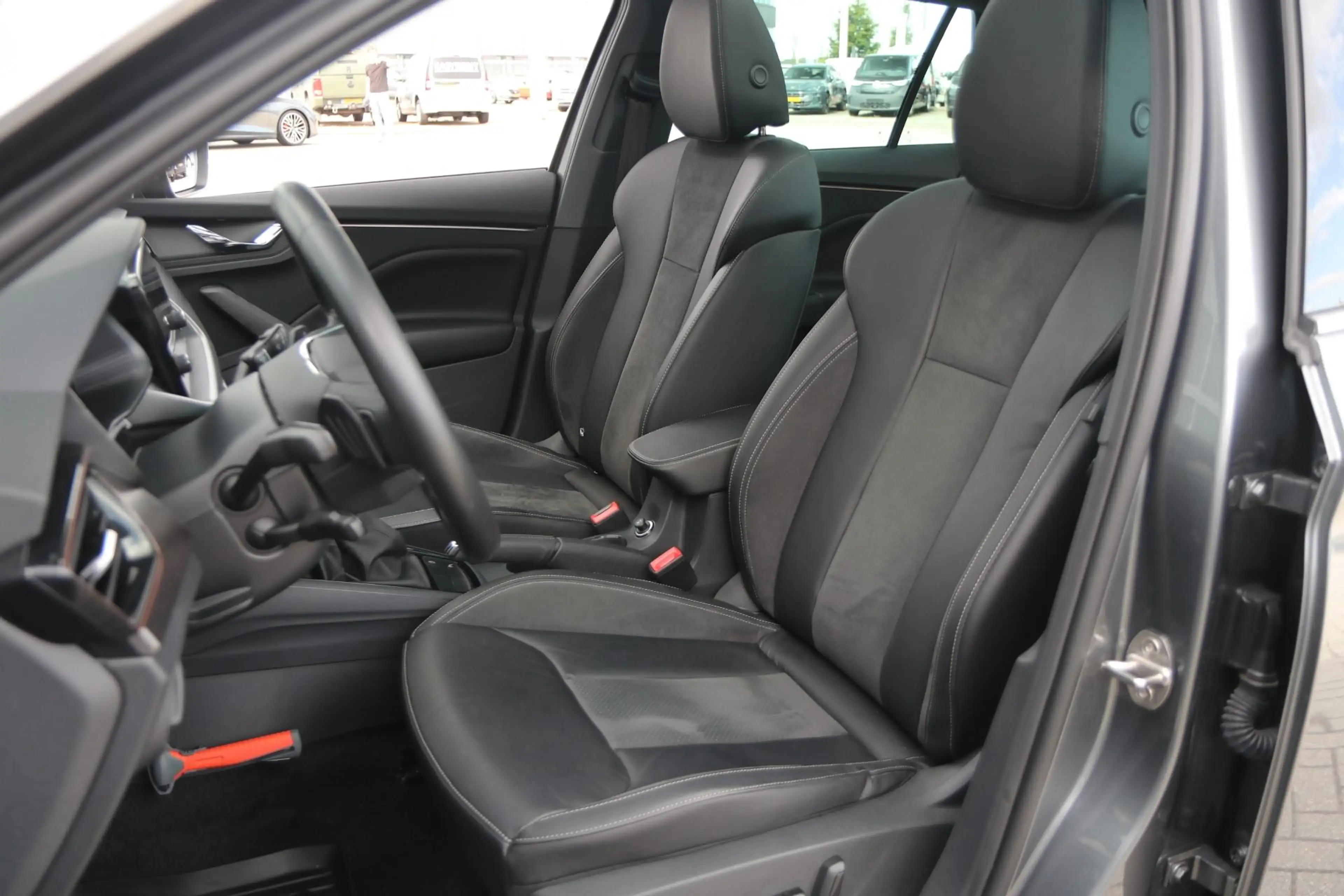 Skoda Kamiq 1.0 TSI 110pk DSG Business Edition | Trekhaak | Pa — photo 4