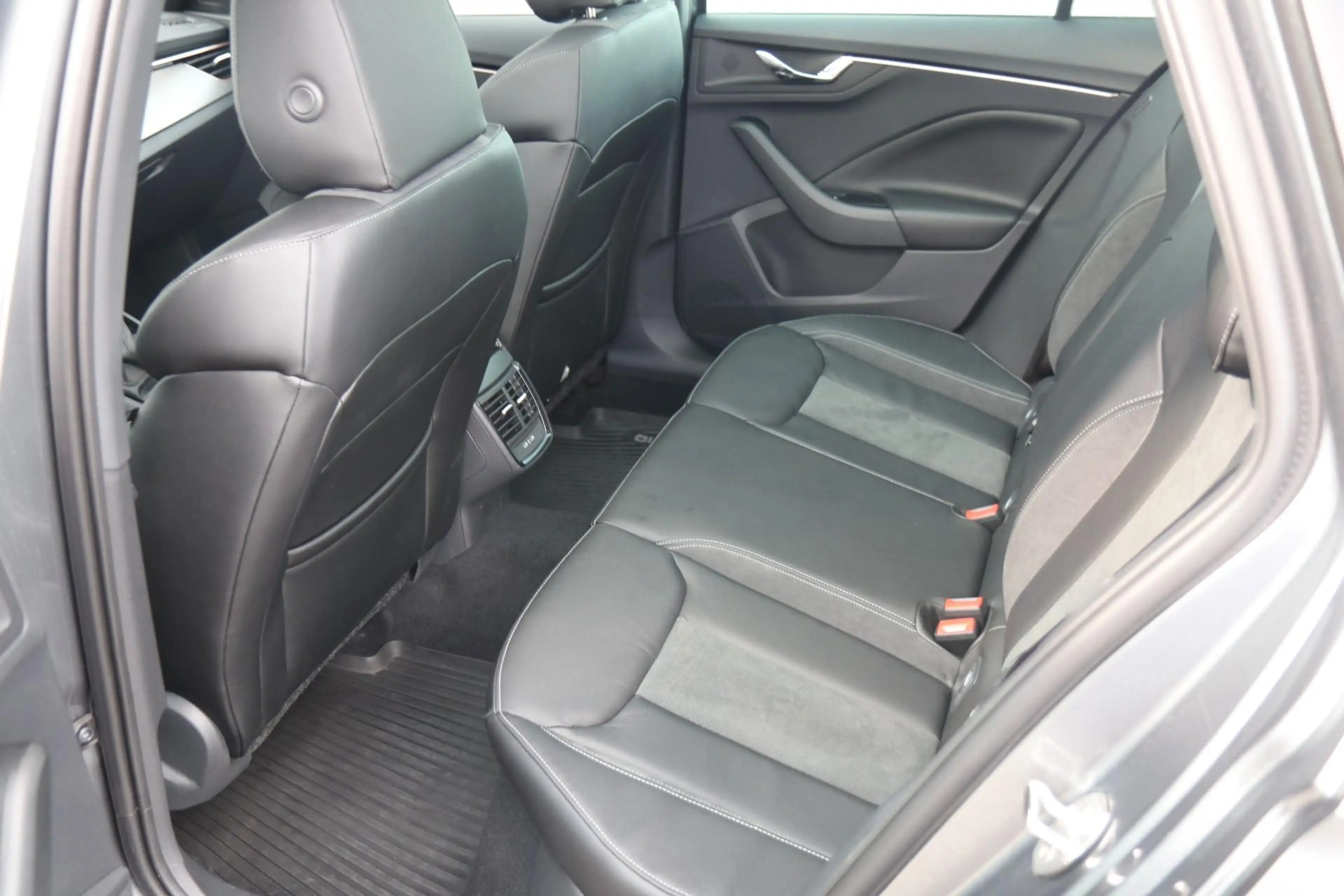 Skoda Kamiq 1.0 TSI 110pk DSG Business Edition | Trekhaak | Pa — photo 6