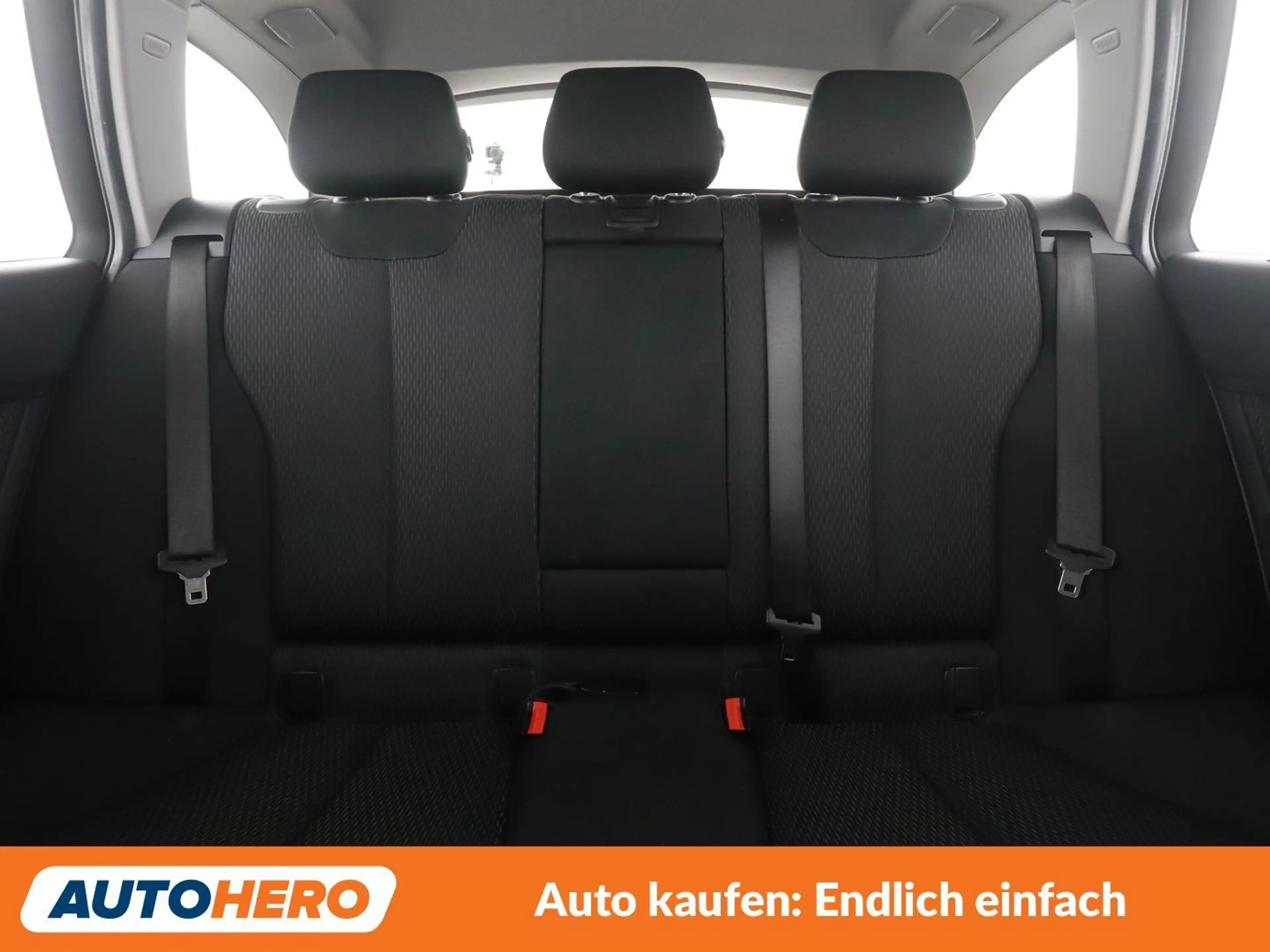 BMW 316 316d Advantage — photo 15