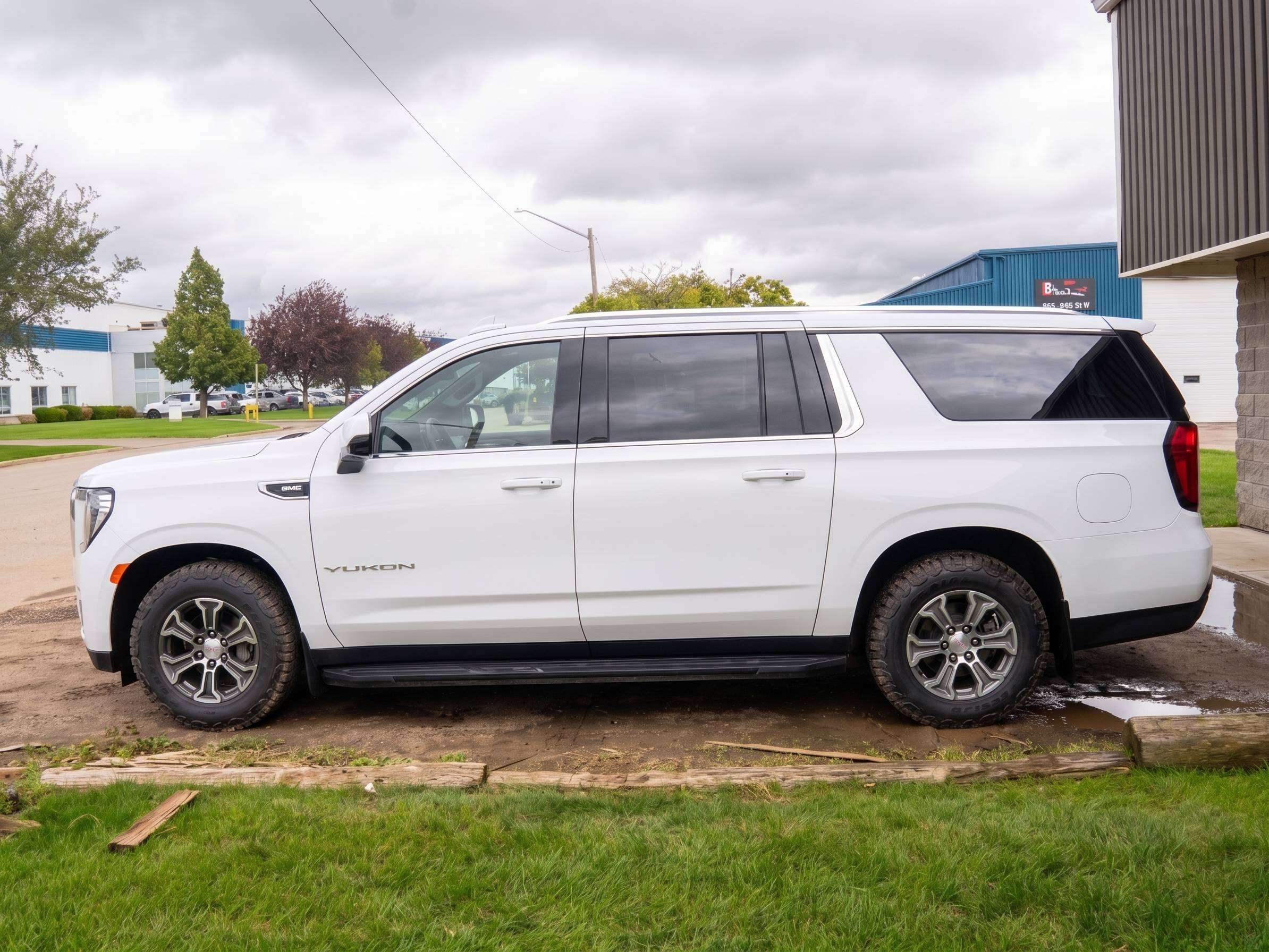 2021 GMC Yukon SLE — снимка 1