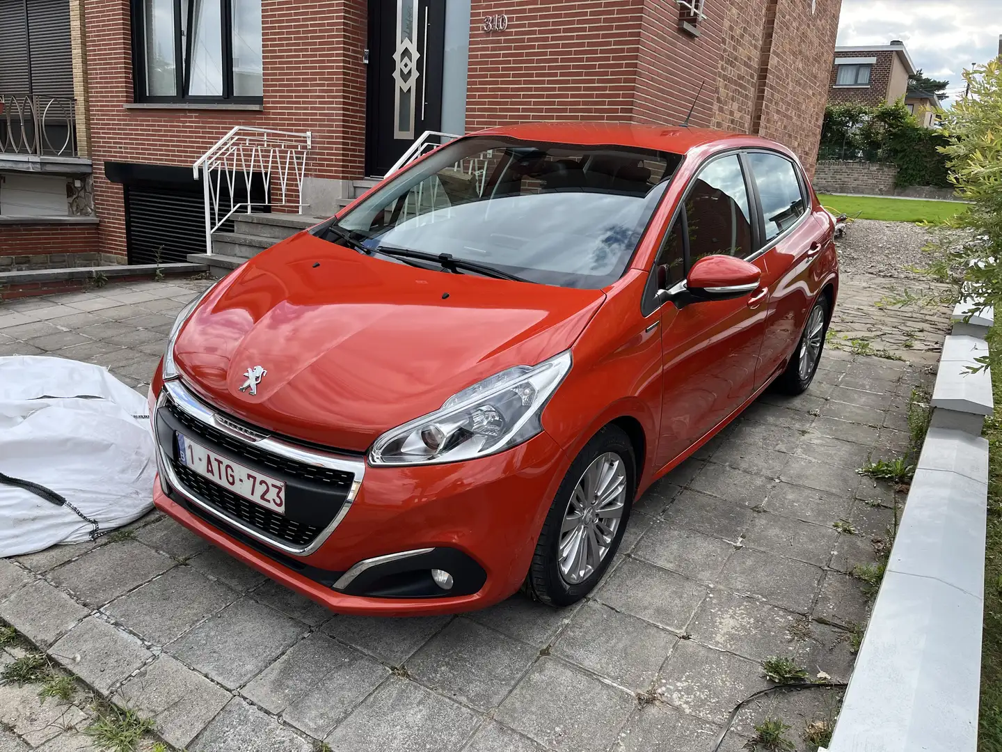 Peugeot 208 1.5 BlueHDi Allure - 1