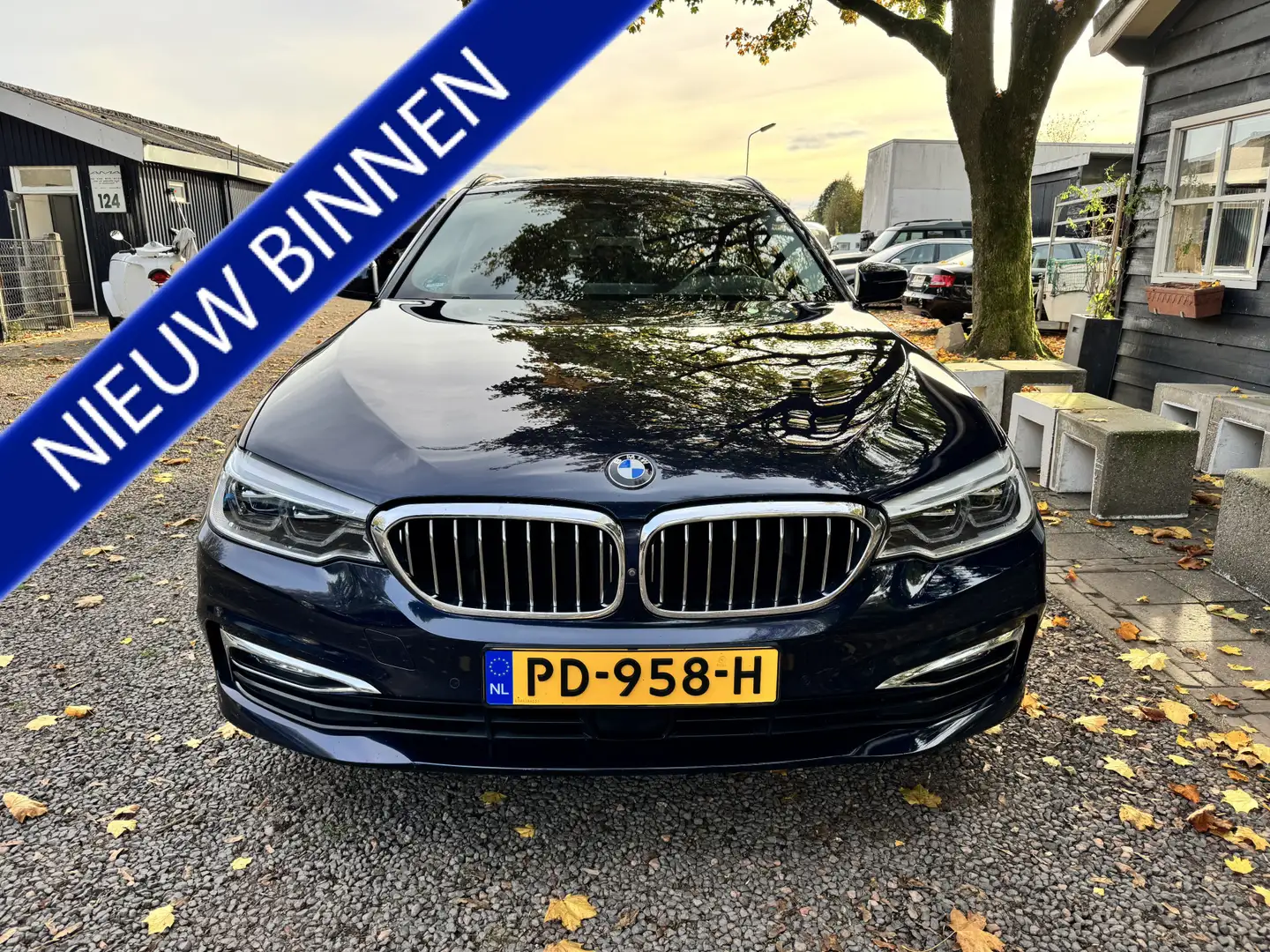 BMW 540 5-serie Touring 540i xDrive High Executive Blau - 2