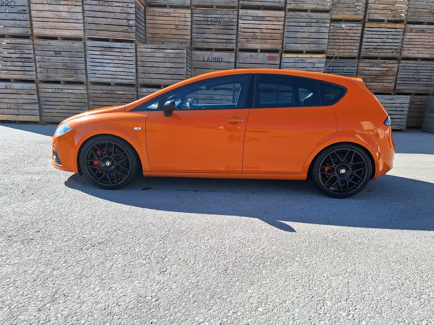 SEAT Leon Leon Cupra 2,0 TFSI Cupra Orange - 2