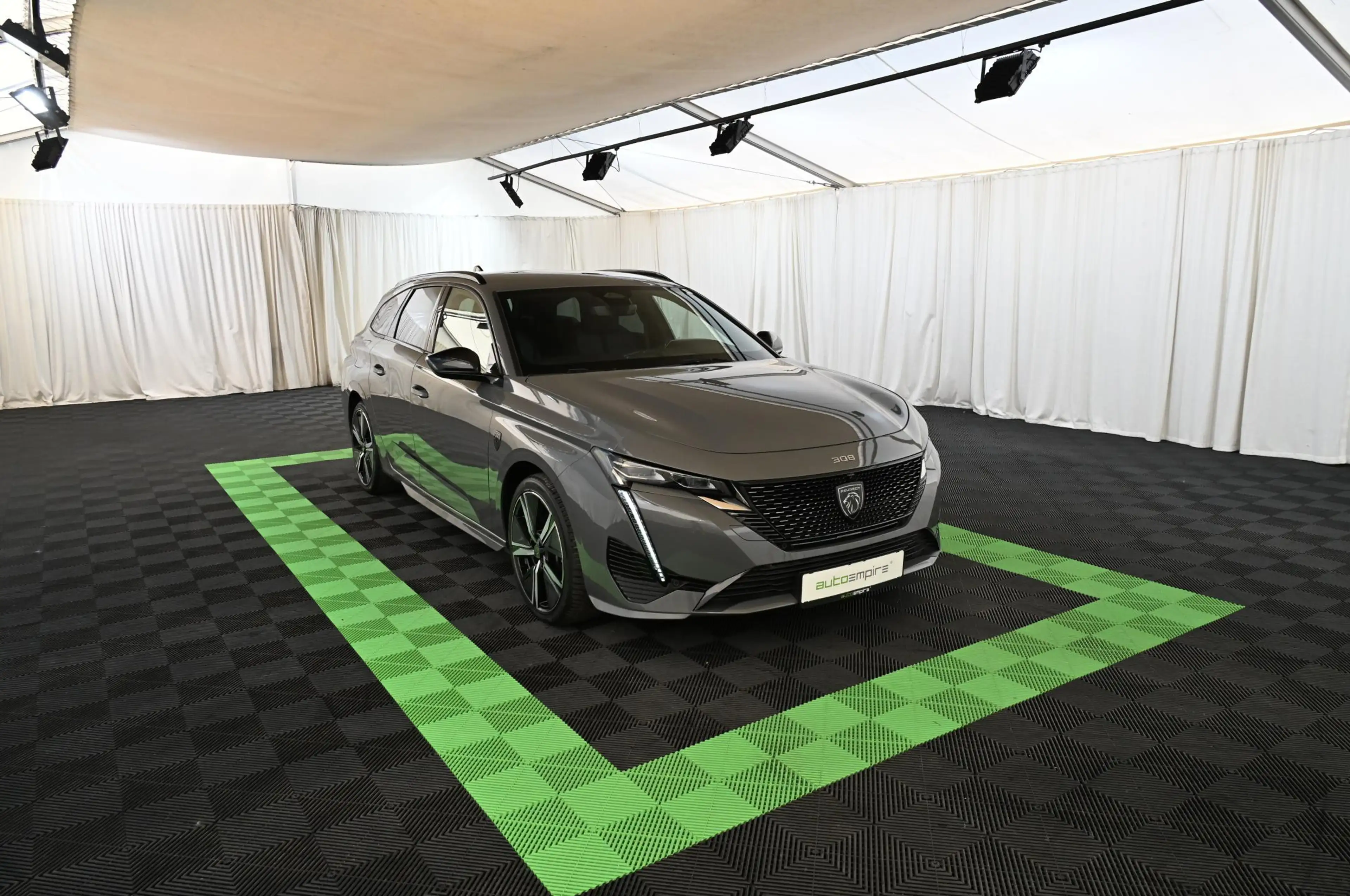 Peugeot 308 SW 1.2 e-THP EAT8 GT MATRIX/NAVI/SOUND-HIFI/18 — photo 4