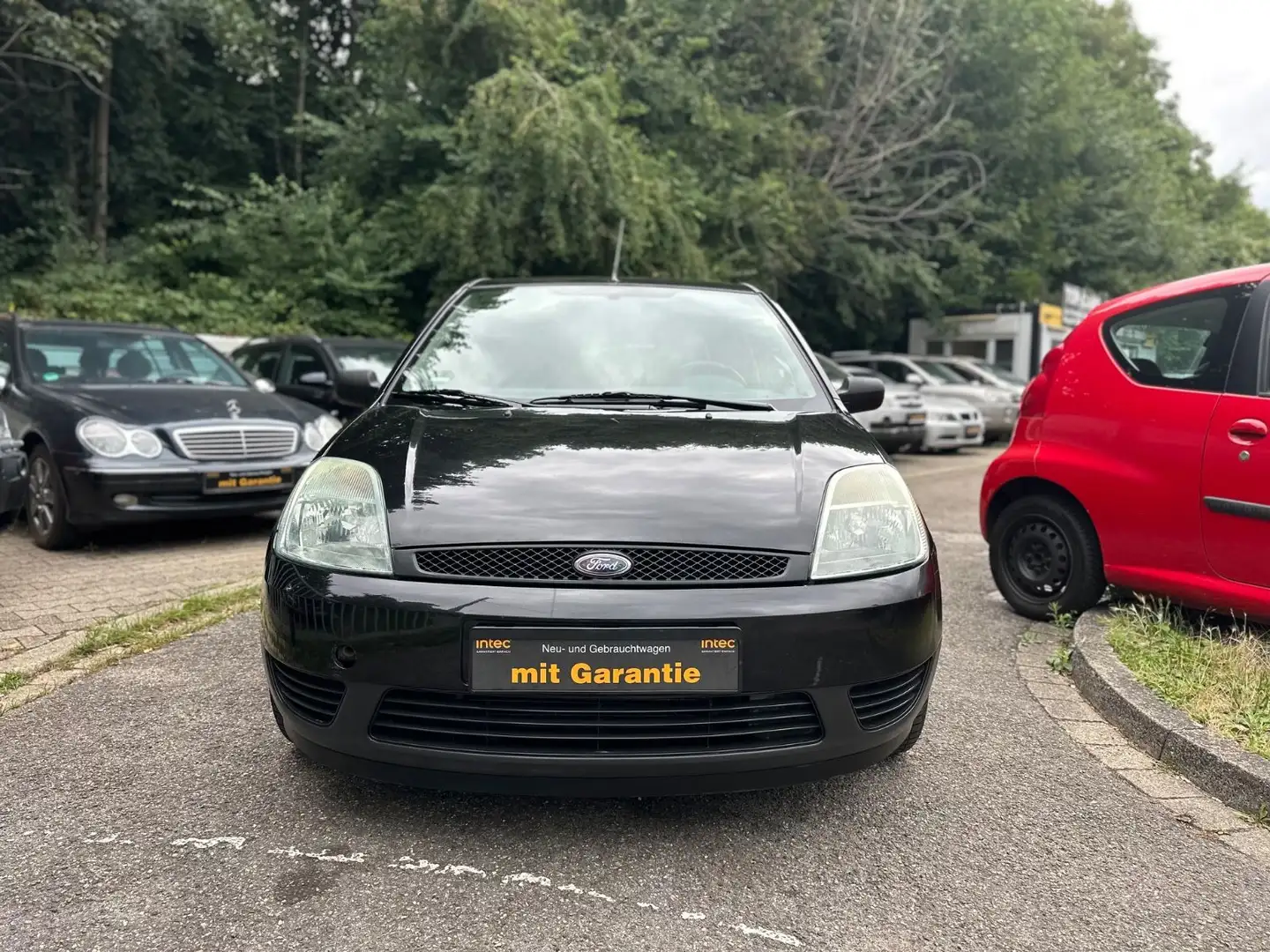 Ford Fiesta Ambiente*Tüv Neu*2 Hand*Klimanlage* Zwart - 1