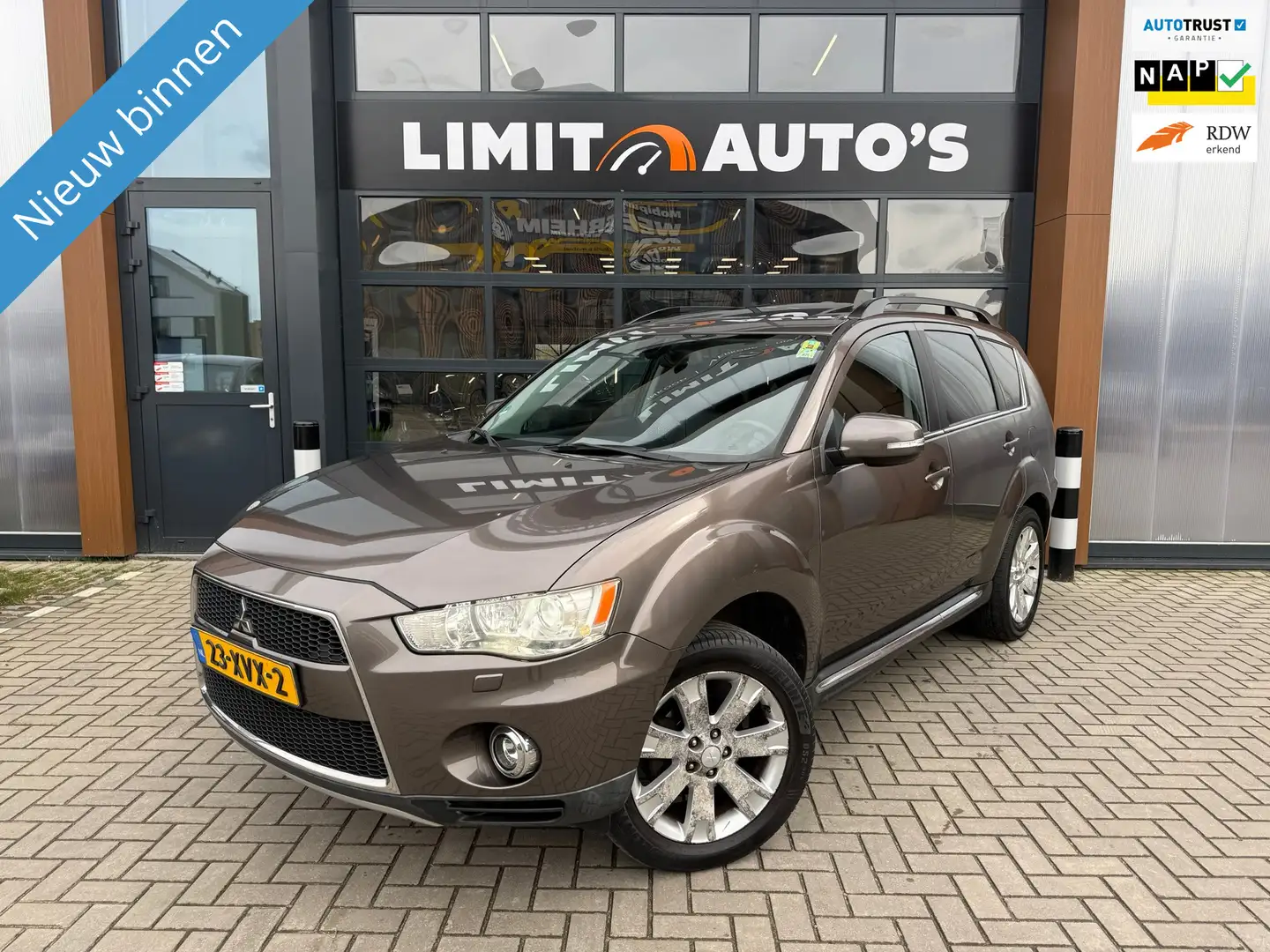 Mitsubishi Outlander 2.0 Edition Two Aut/Carplay/Schuifdak/Leder/Cruise Braun - 1
