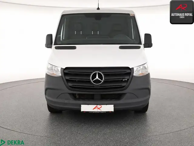 Mercedes-Benz Sprinter view 8