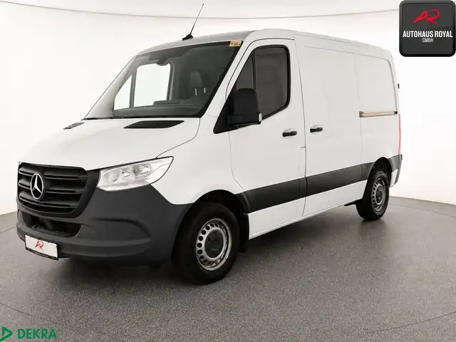 Mercedes-Benz Sprinter main image