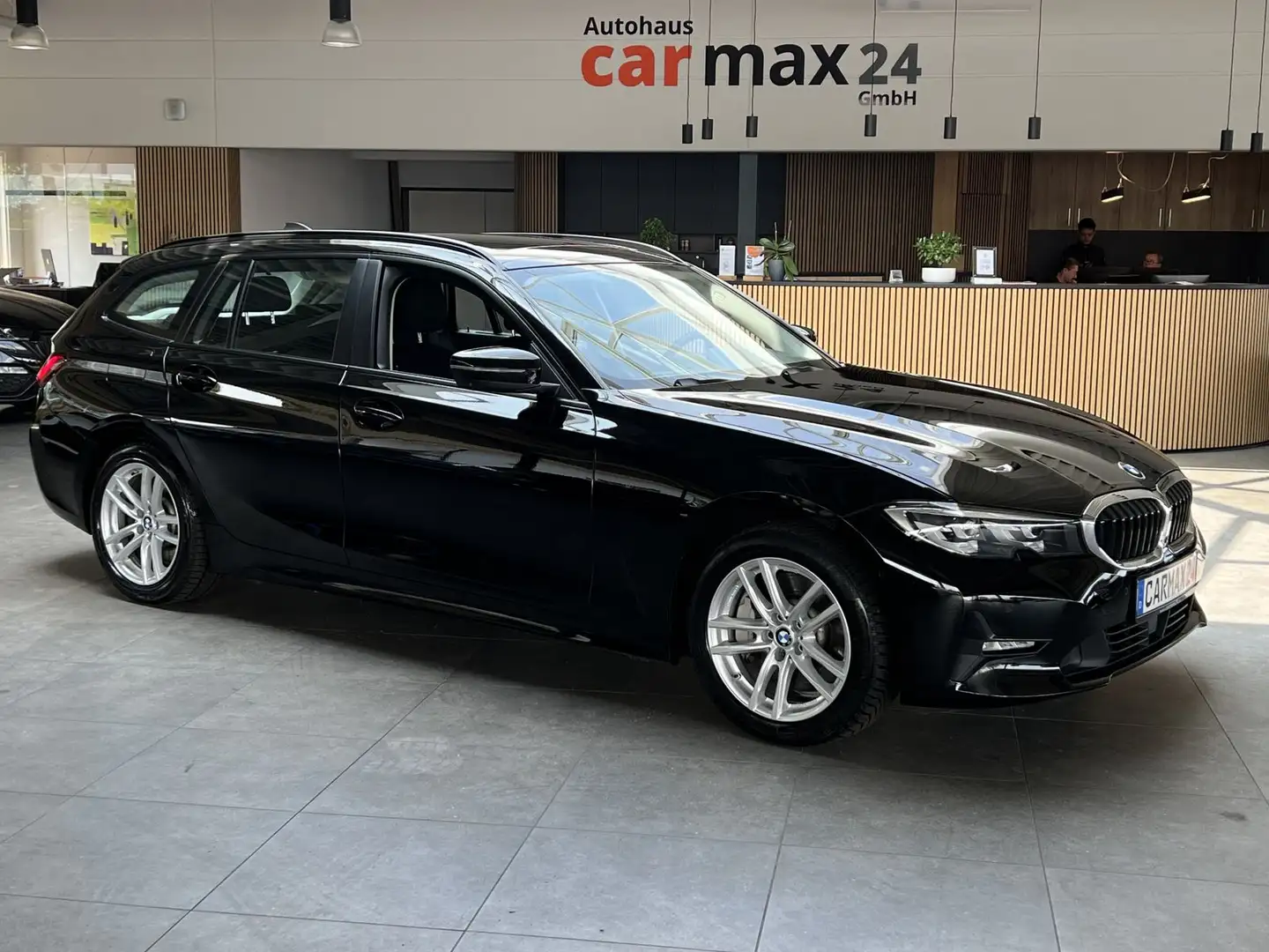 BMW 330 3 330 e Advantage Pano AHK Navi LED LifeCockpit Schwarz - 1