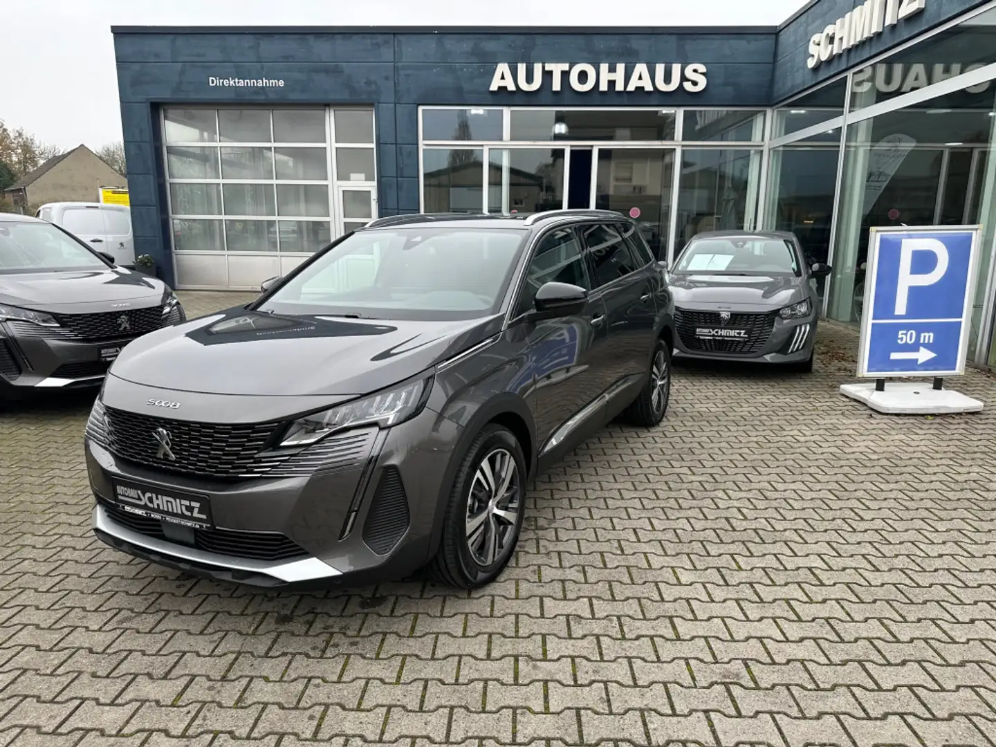 Peugeot 5008 Allure Pack BlueHDi 130 EAT8NavigationDABLED-Schei Grijs - 1