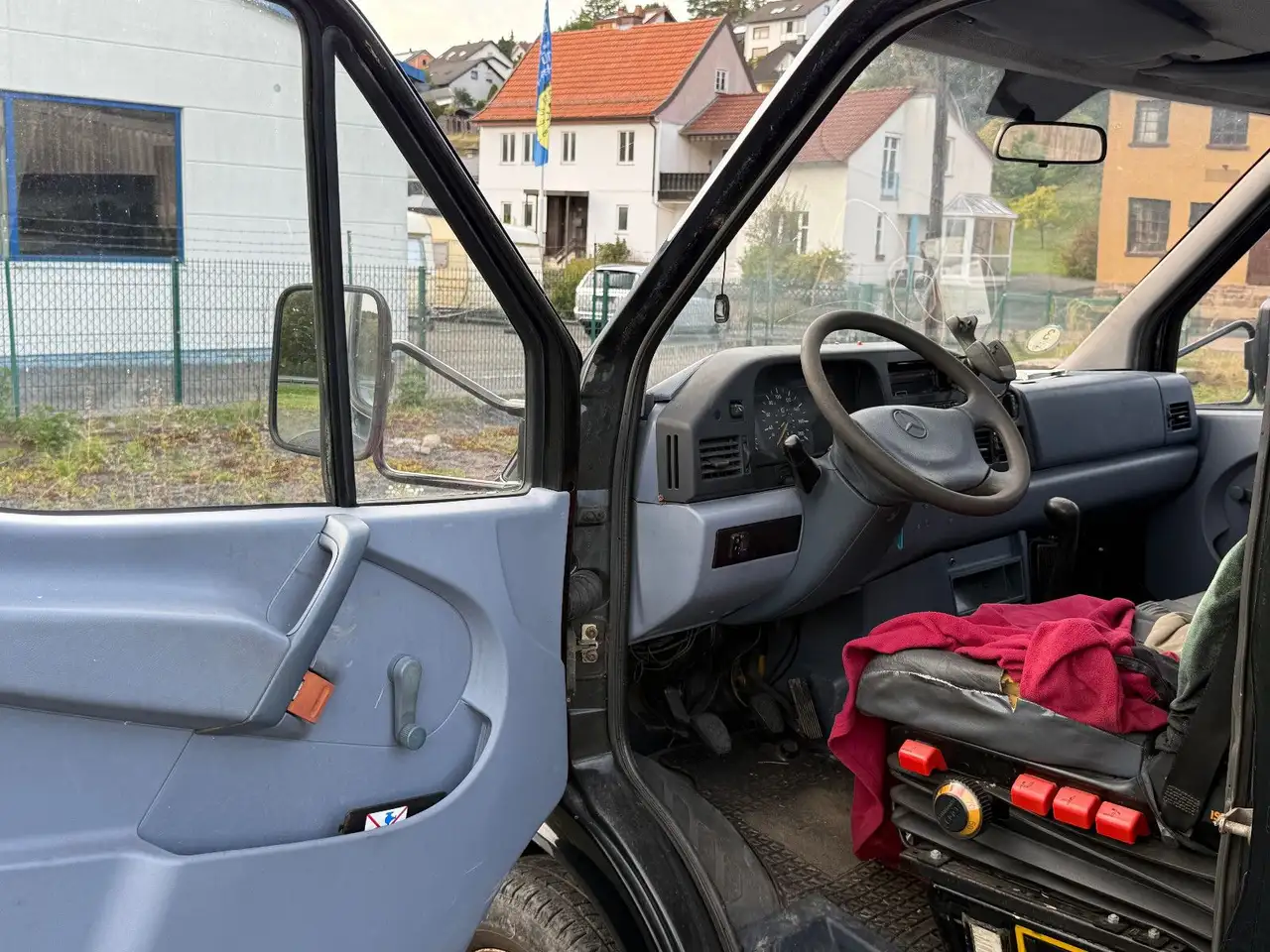 Mercedes-Benz Sprinter 412 D Abschleppwagen Klima 3-Sitzer, foto 10