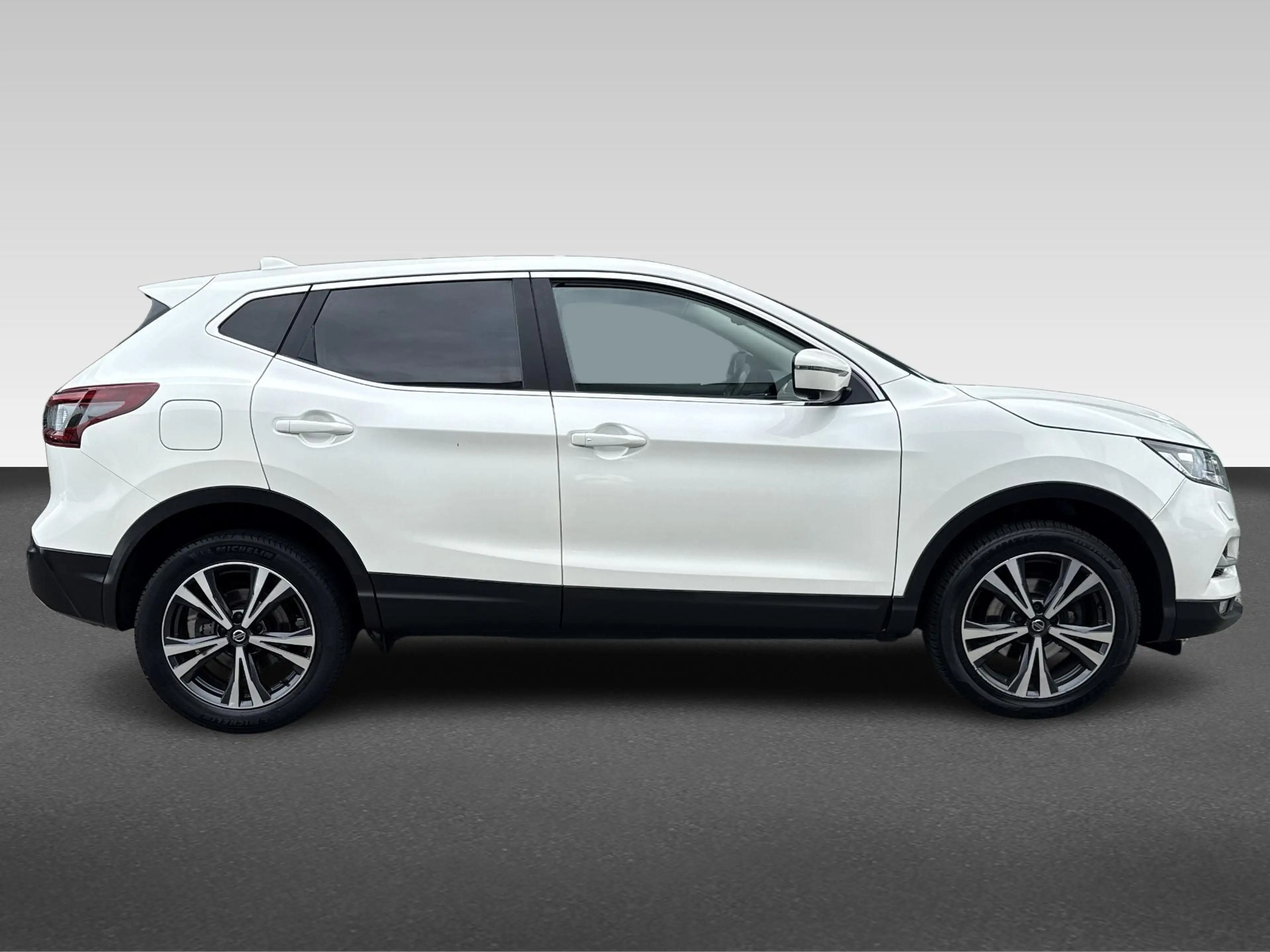 Nissan Qashqai 1.3 DIG-T Design Edition | Achteruitrij assistent — photo 9