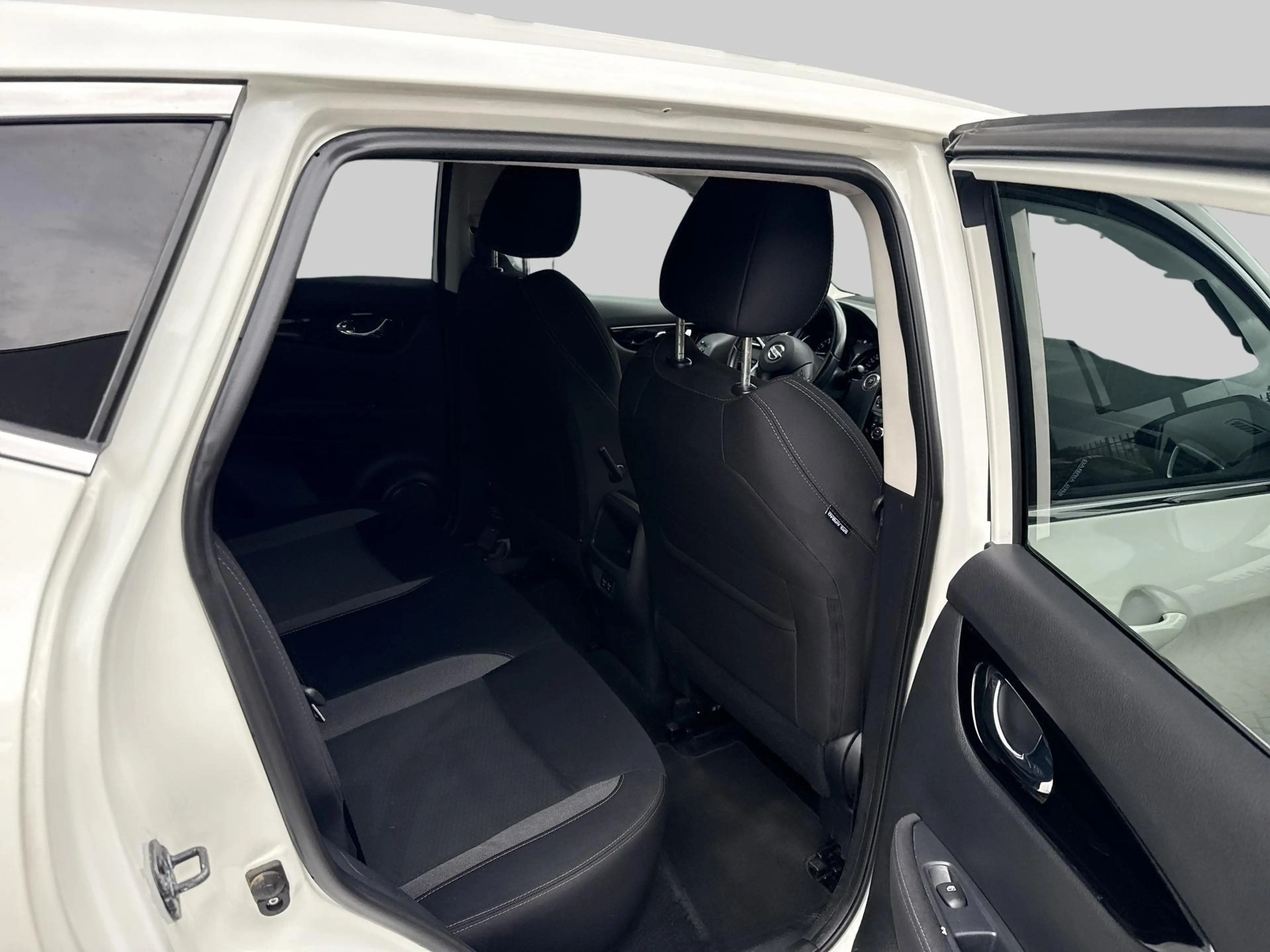 Nissan Qashqai 1.3 DIG-T Design Edition | Achteruitrij assistent — photo 13