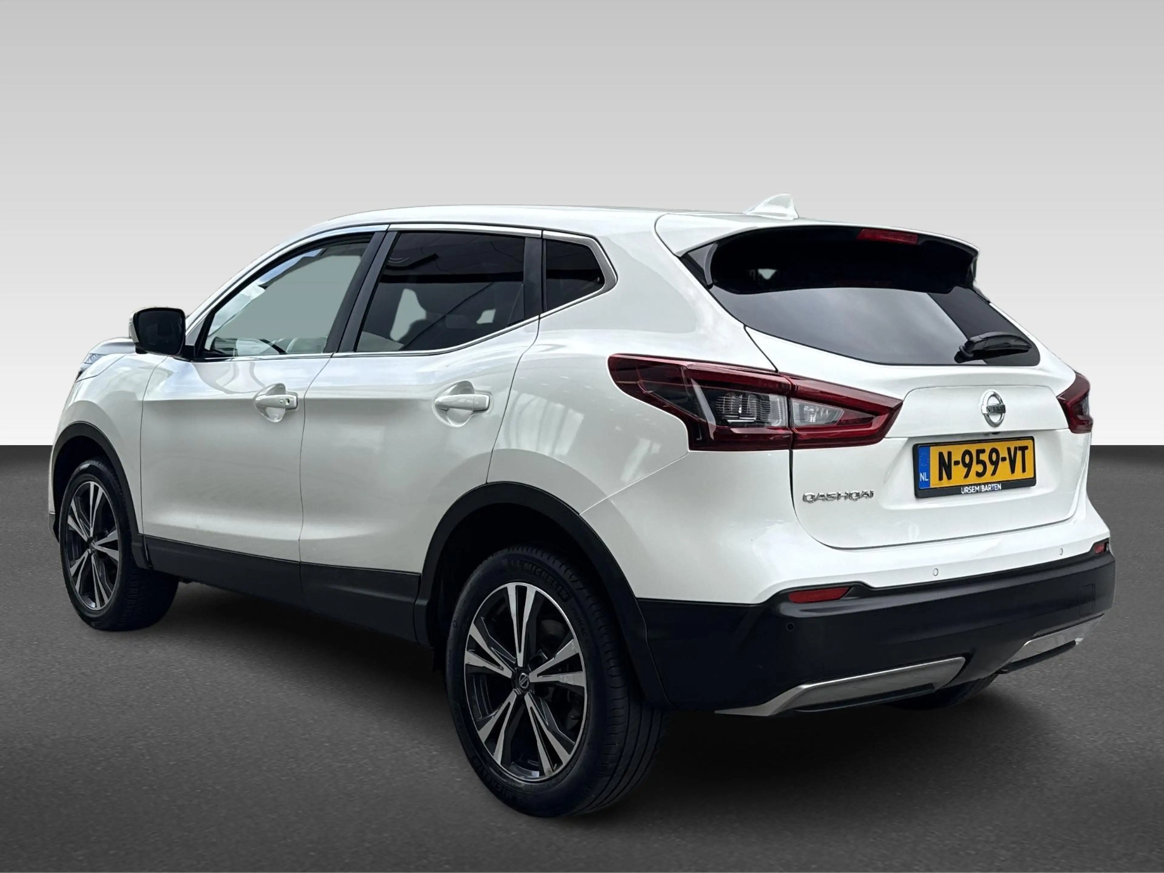 Nissan Qashqai 1.3 DIG-T Design Edition | Achteruitrij assistent — photo 3